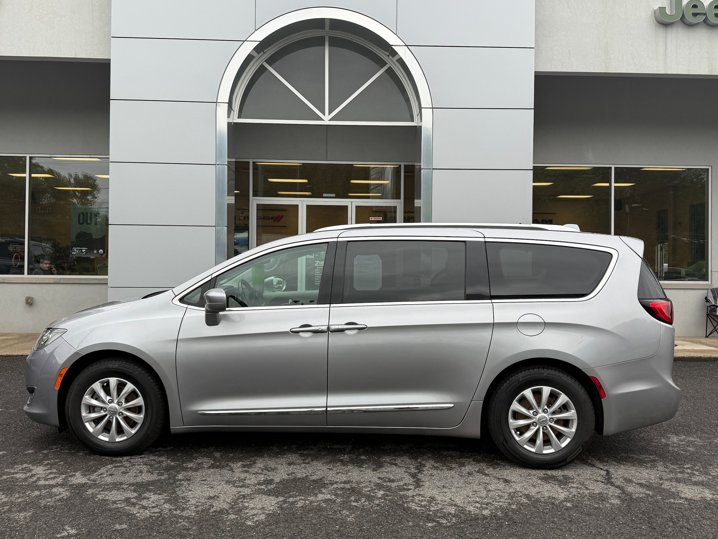 Certified 2018 Chrysler Pacifica Touring L with VIN 2C4RC1BG3JR235787 for sale in Sunbury, PA