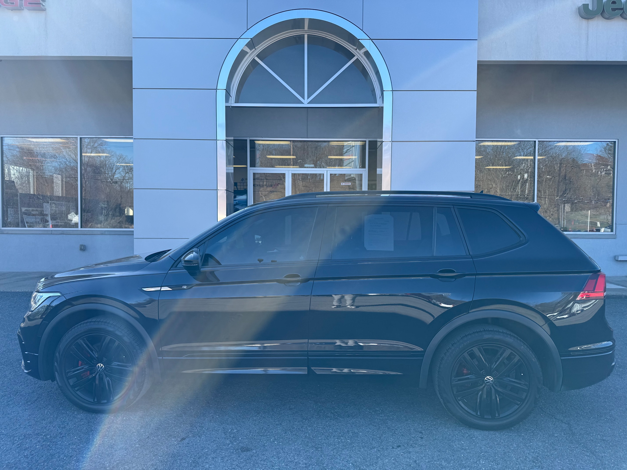 Certified 2022 Volkswagen Tiguan SE R-LINE BLACK with VIN 3VV8B7AX5NM000437 for sale in Sunbury, PA