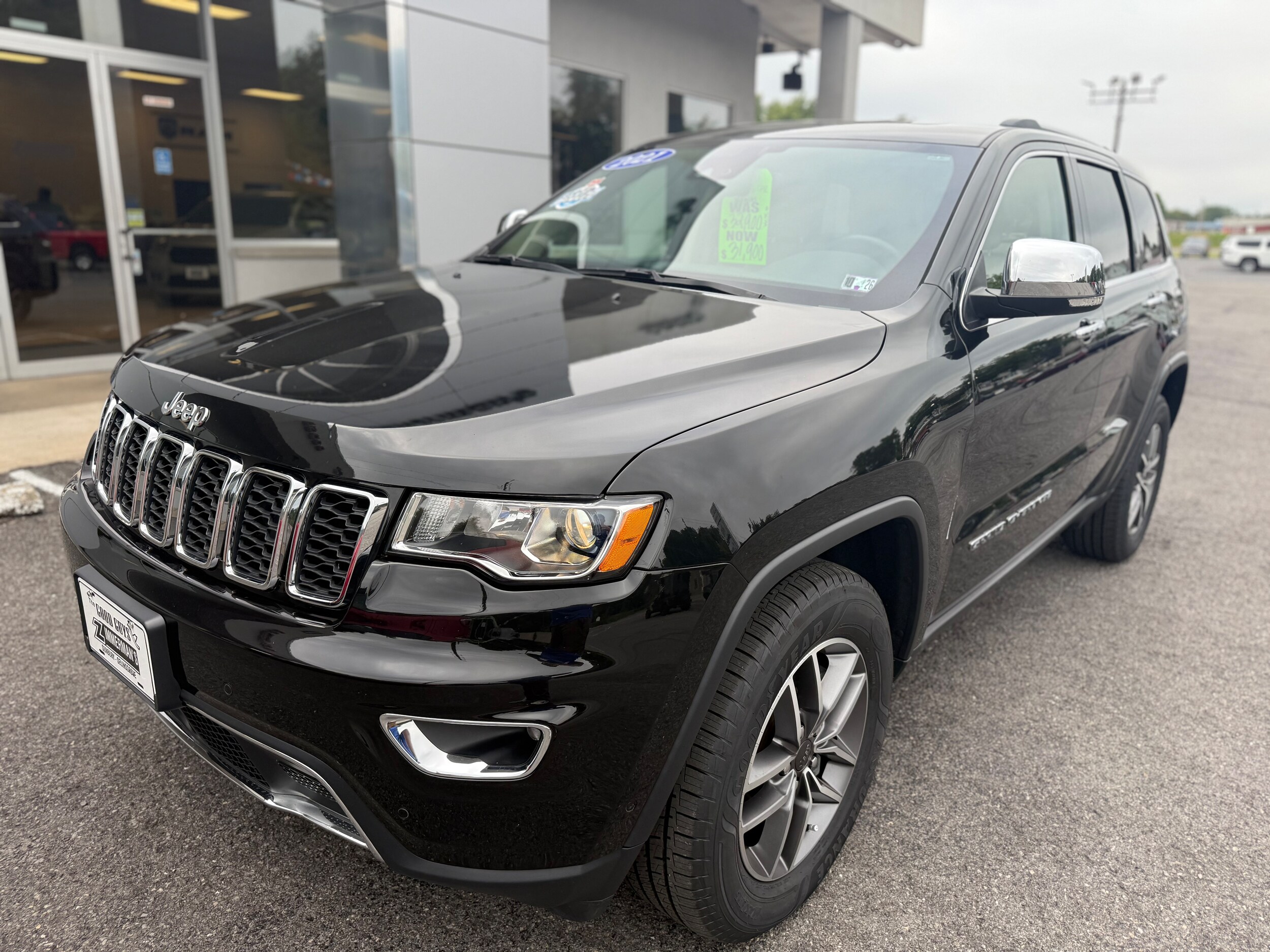 2021 Jeep Grand Cherokee Limited photo 2