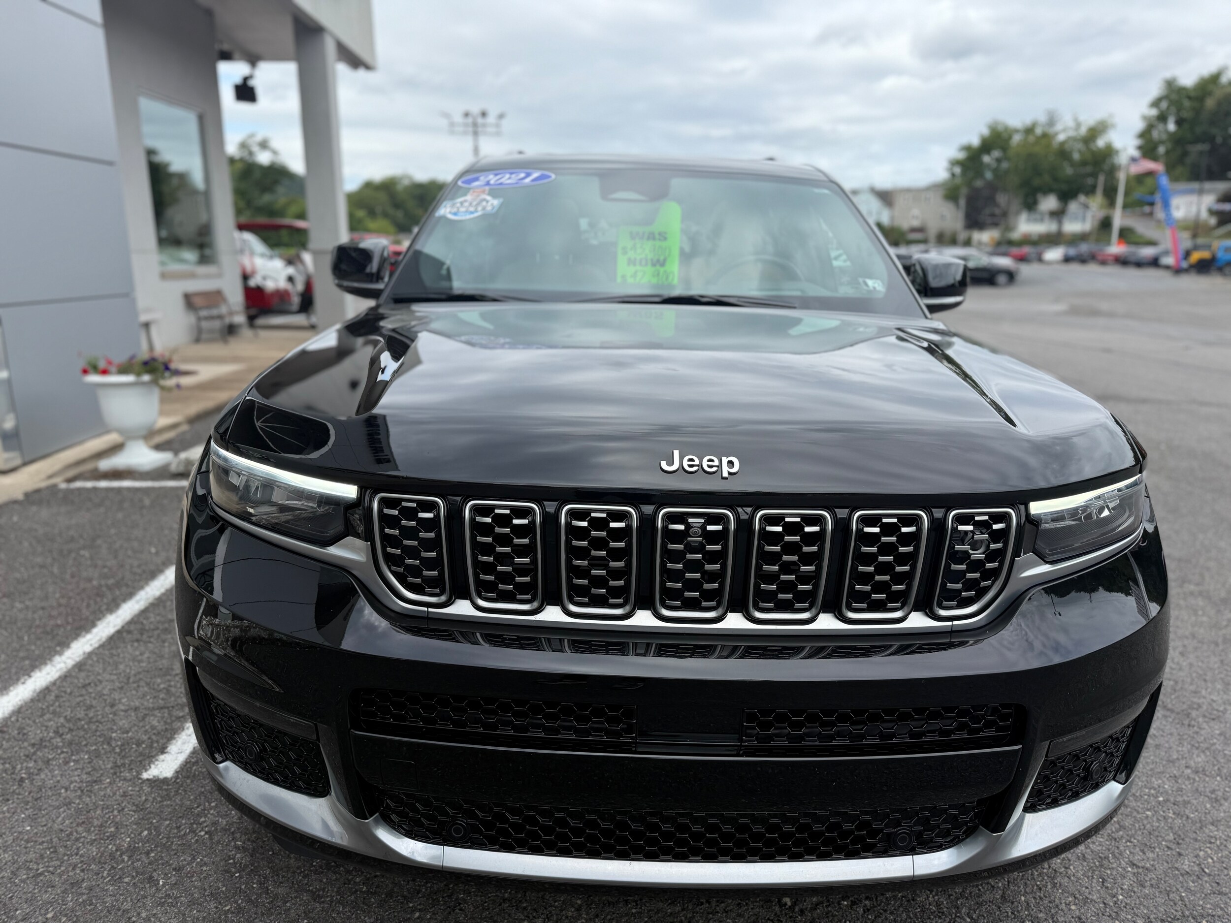 2021 Jeep Grand Cherokee L Summit Reserve photo 4
