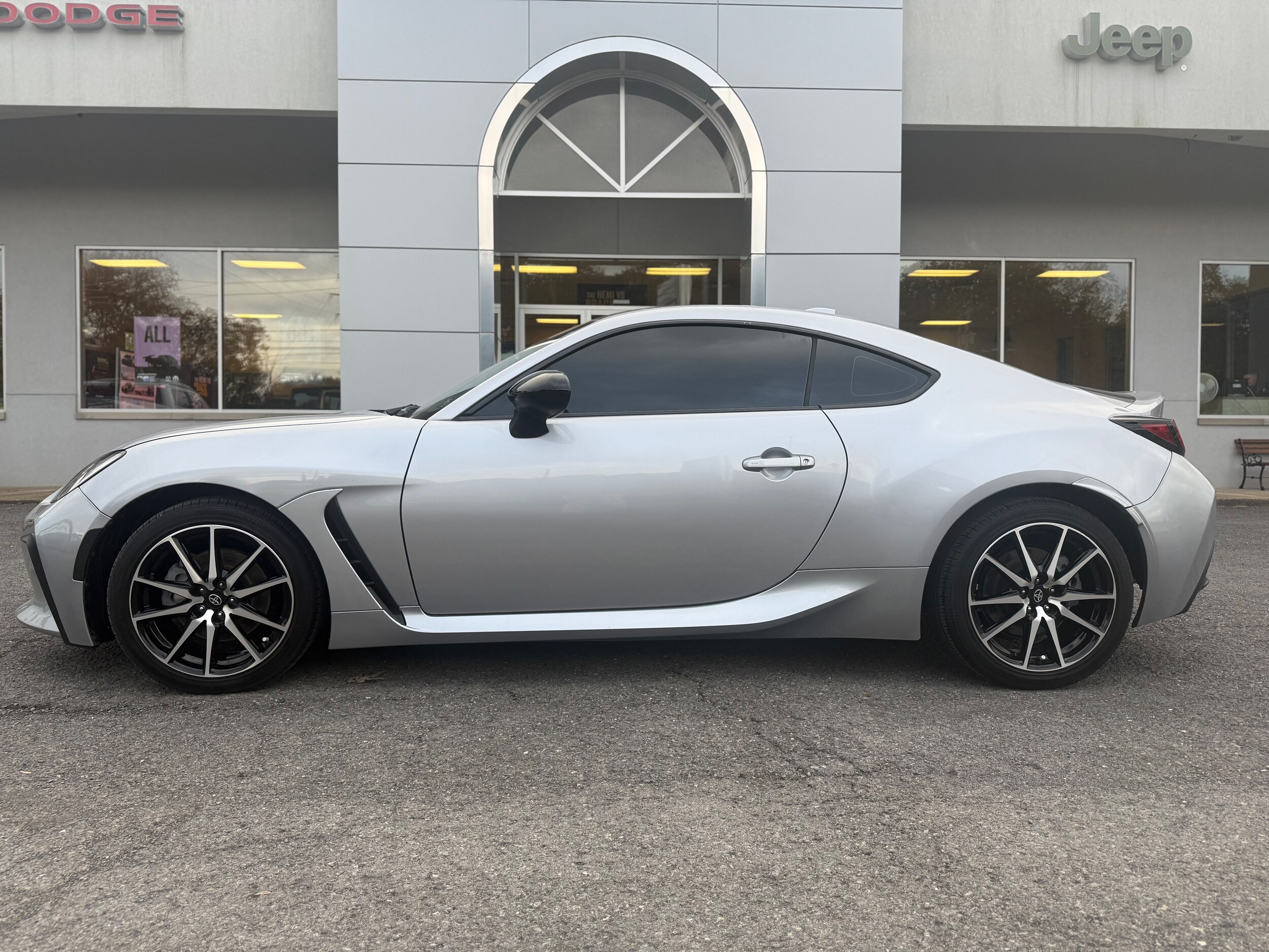 2022 Toyota GR86 Base photo 2