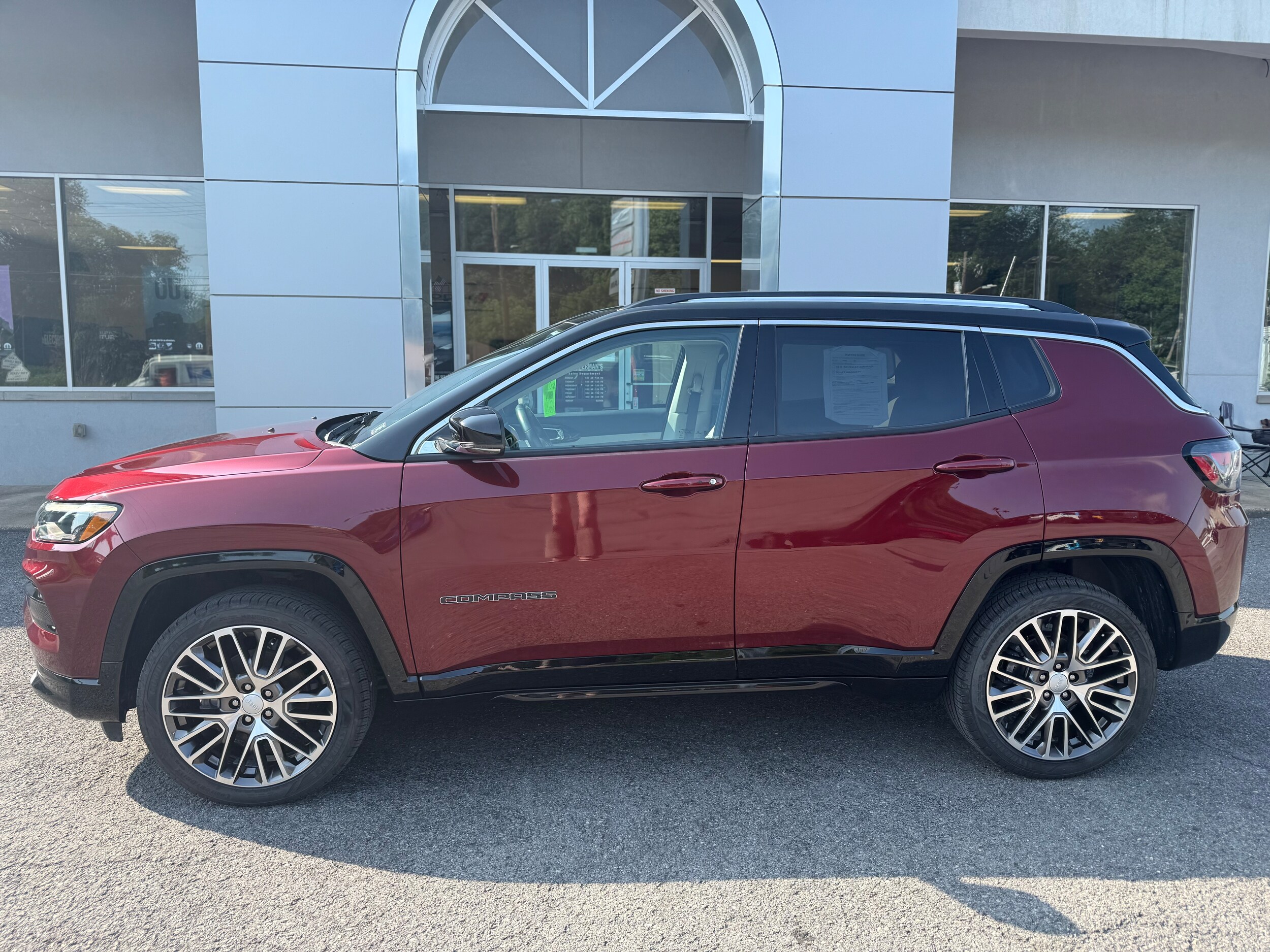 2022 Jeep Compass Limited photo 2