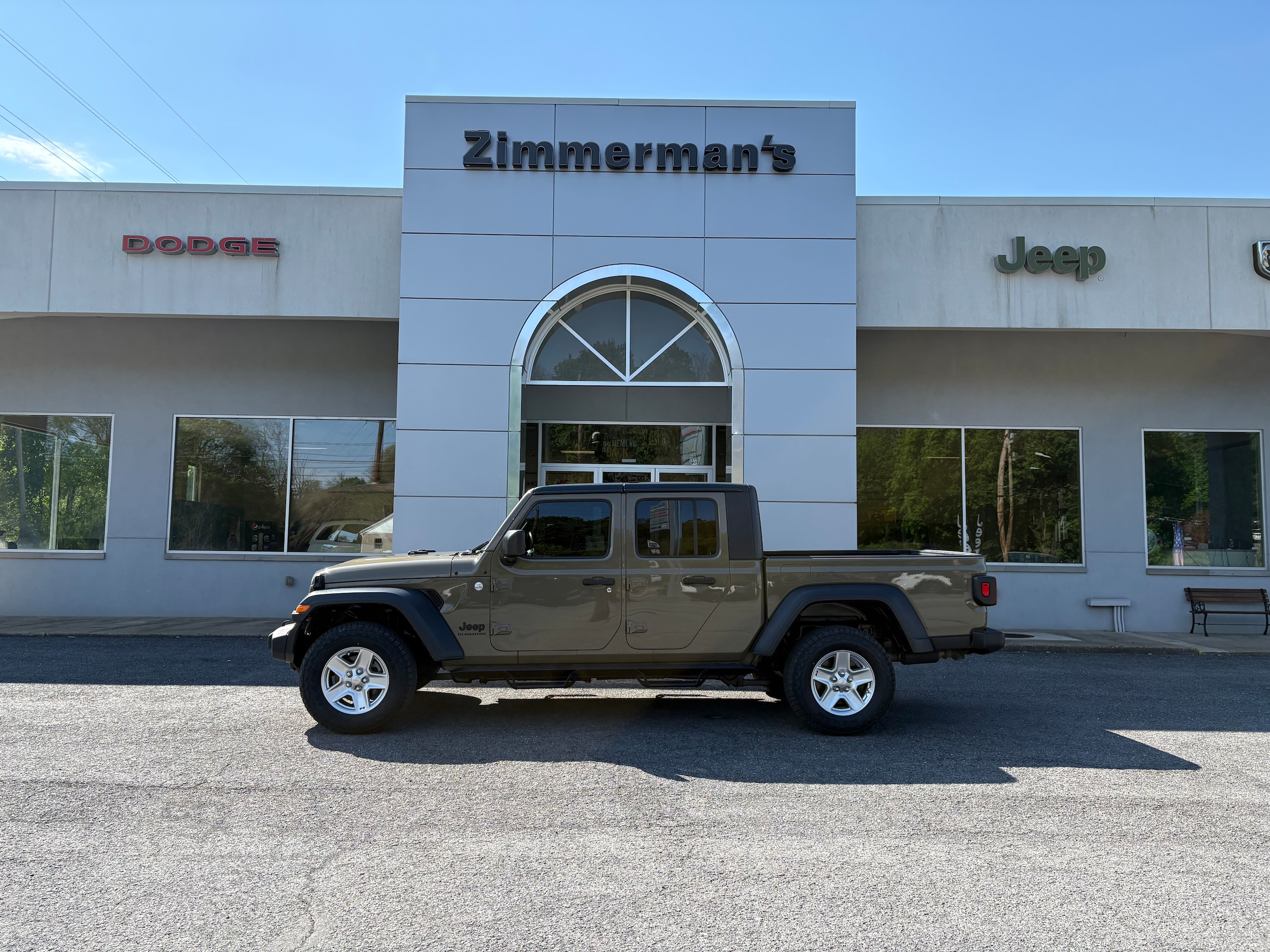2020 Jeep Gladiator Sport S's photo