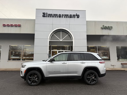 2023 Jeep Grand Cherokee Laredo SUV