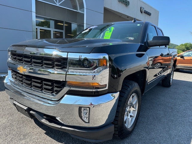 Used 2018 Chevrolet Silverado 1500 LT with VIN 1GCVKREC9JZ376507 for sale in Sunbury, PA