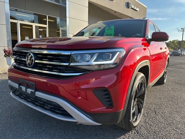 Used 2022 Volkswagen Atlas SE w/Tech with VIN 1V2HR2CA0NC549548 for sale in Sunbury, PA