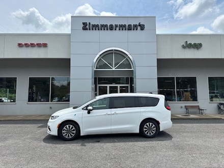 2023 Chrysler Pacifica Plug-In Hybrid Touring L Passenger Van