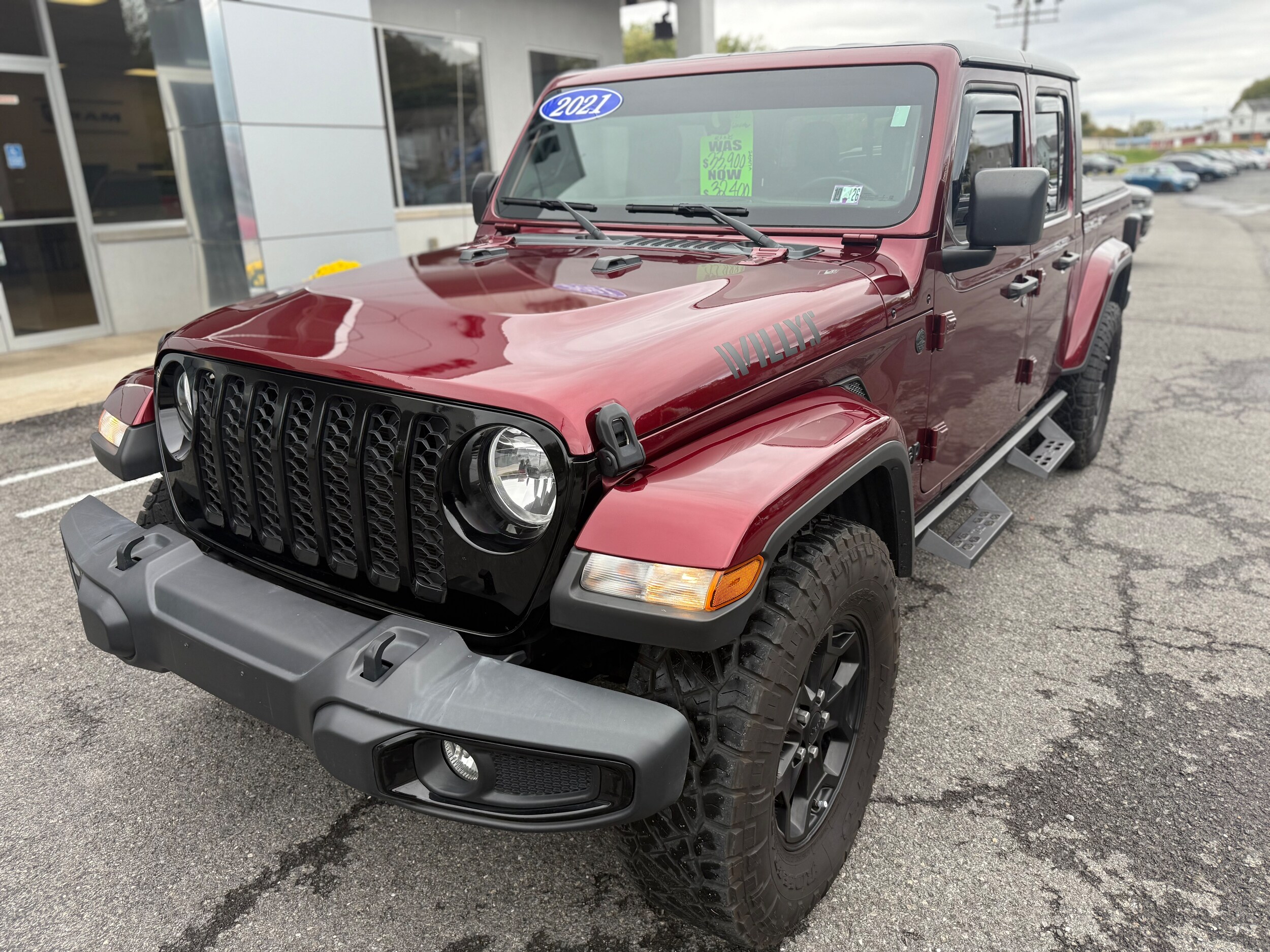 2021 Jeep Gladiator Sport photo 3