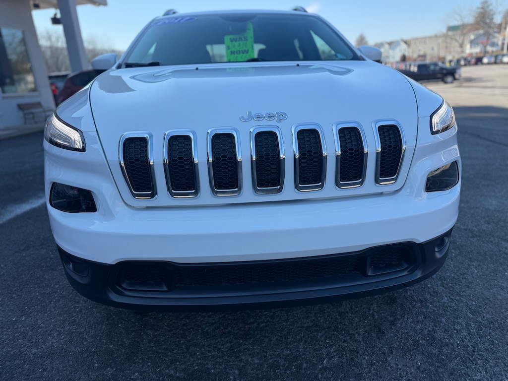 Certified 2017 Jeep Cherokee Latitude 4x4 SUV
