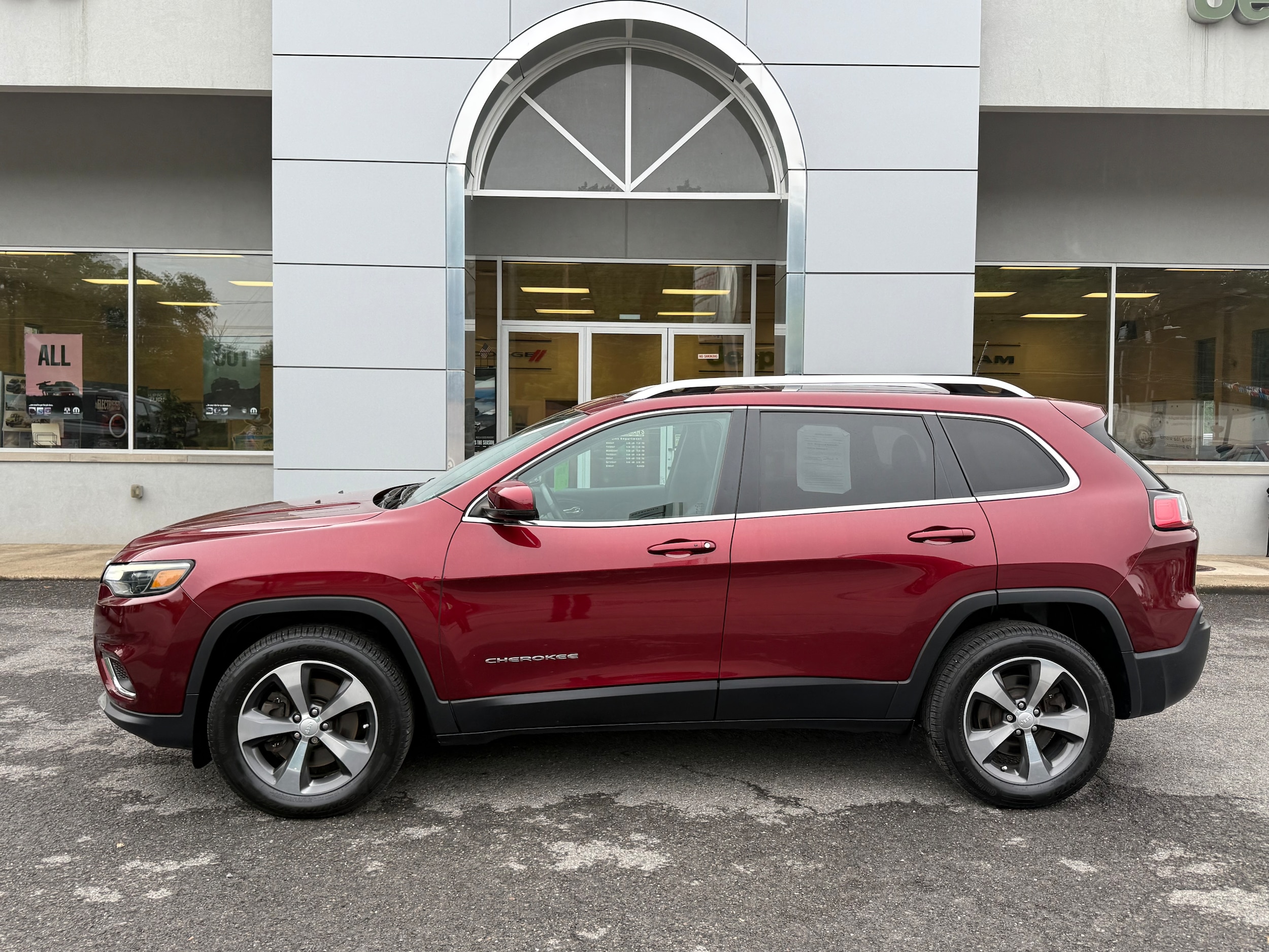 Certified 2019 Jeep Cherokee Limited with VIN 1C4PJMDX3KD260429 for sale in Sunbury, PA