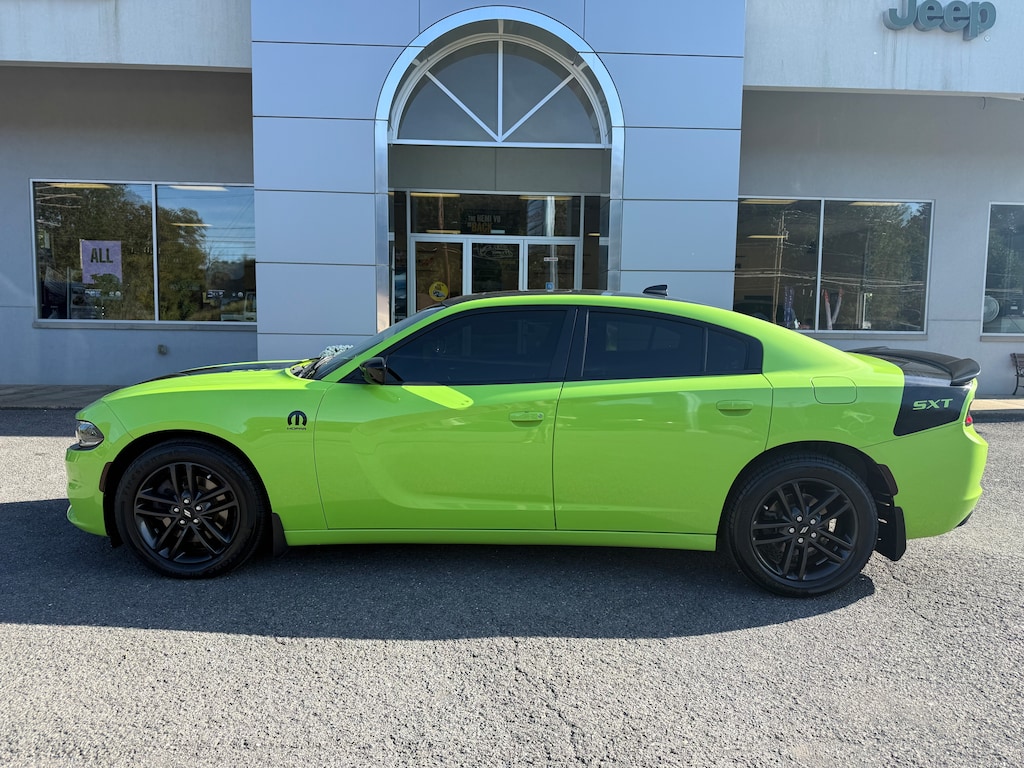 Used 2019 Dodge Charger SXT Sedan