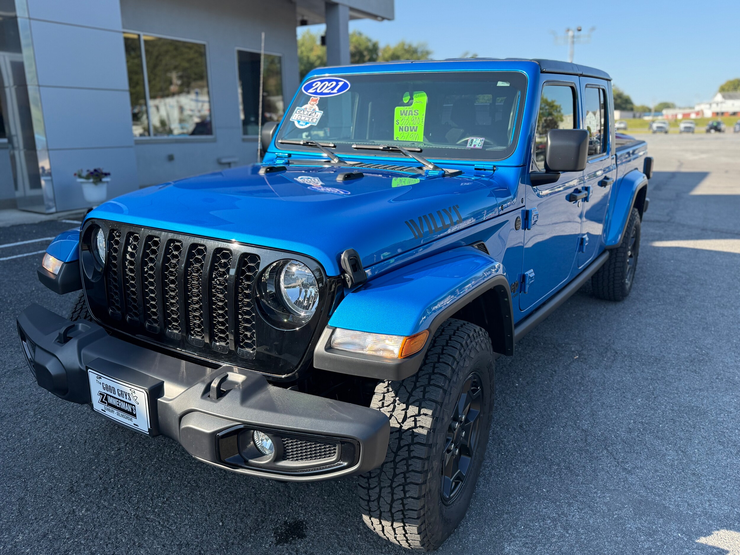 2021 Jeep Gladiator Sport photo 2