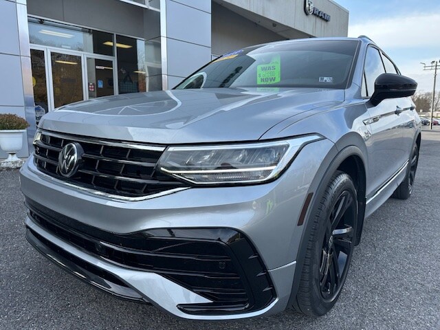 2023 Volkswagen Tiguan SE R-Line Black photo 2