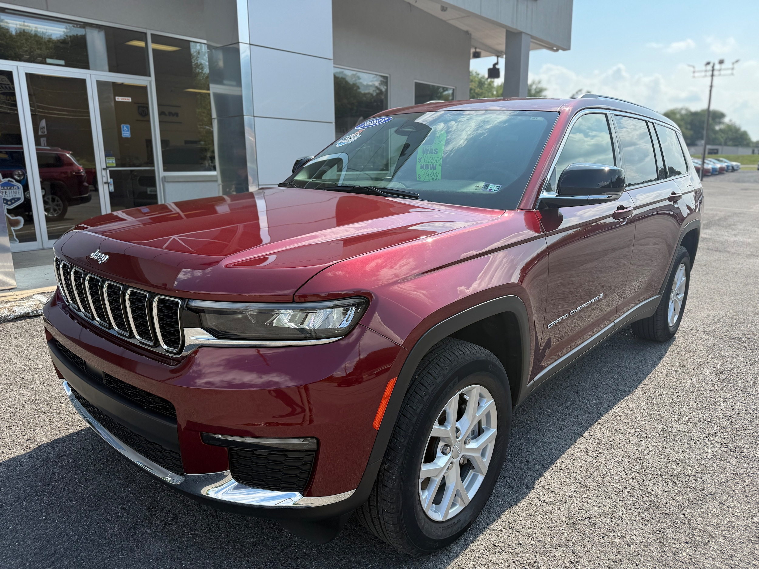 2023 Jeep Grand Cherokee Limited photo 3