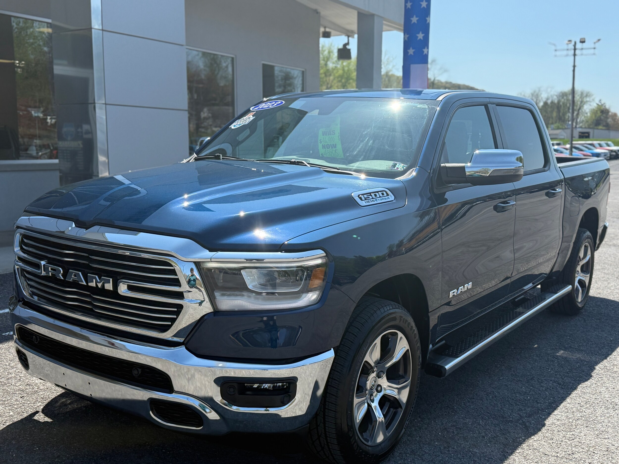 2023 Ram 1500 Laramie photo 2
