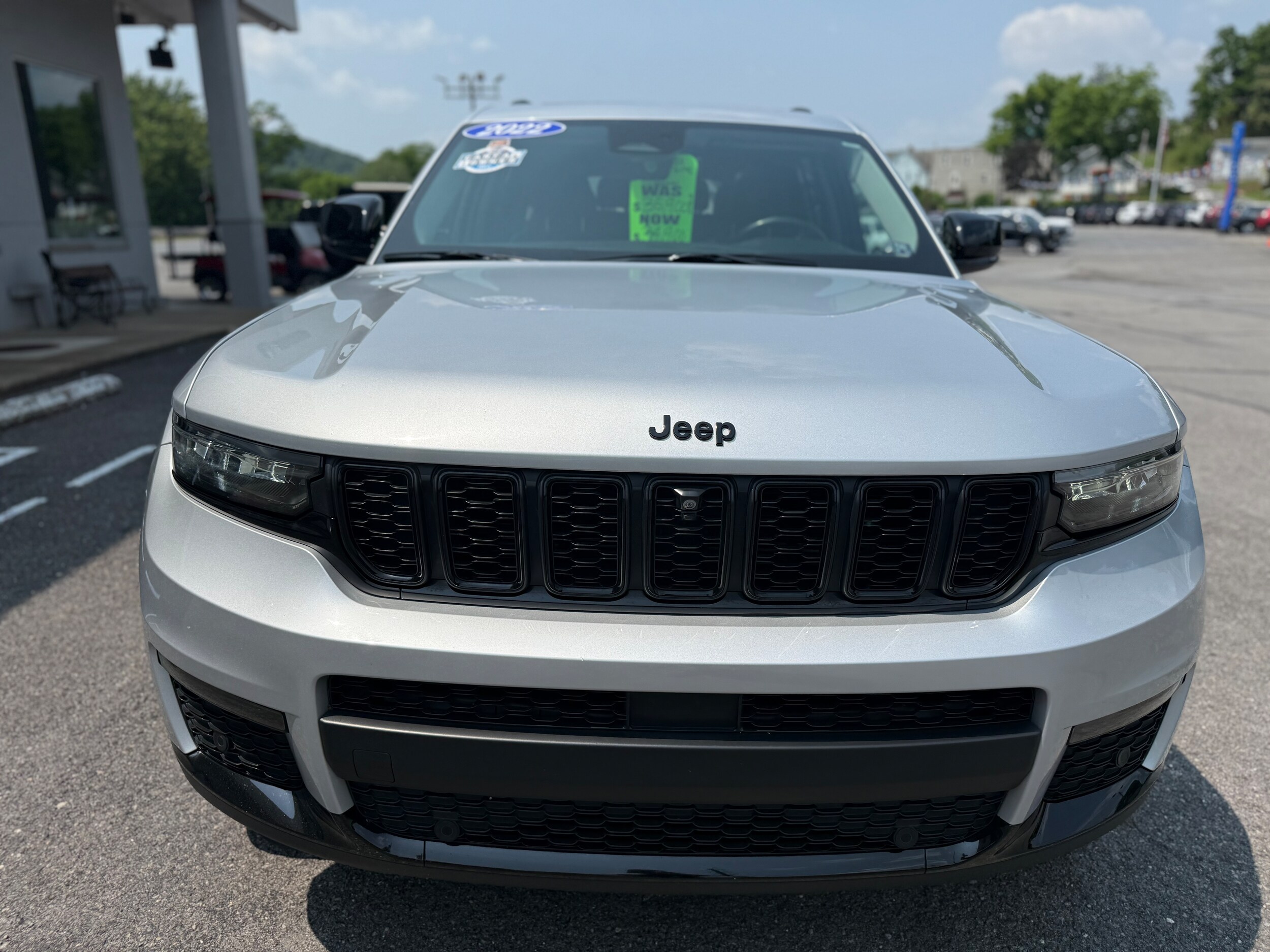 2022 Jeep Grand Cherokee Limited photo 4