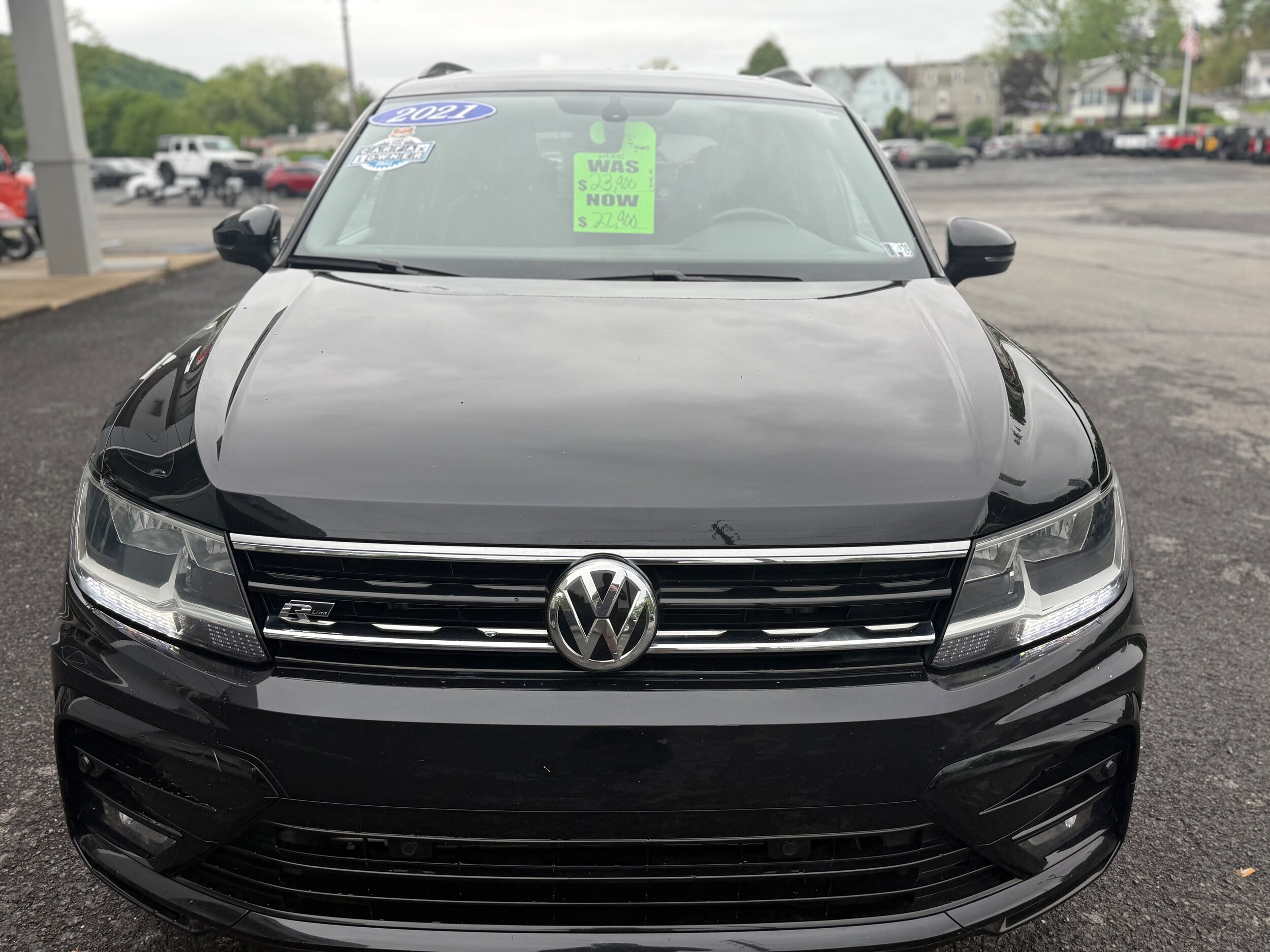 2021 Volkswagen Tiguan SE R-Line photo 4