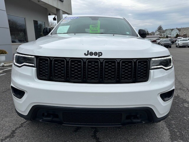 2021 Jeep Grand Cherokee Laredo photo 3