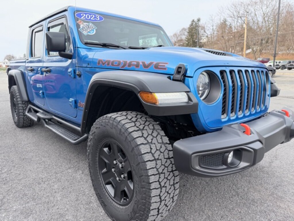 Used 2023 Jeep Gladiator Mojave Truck Crew Cab
