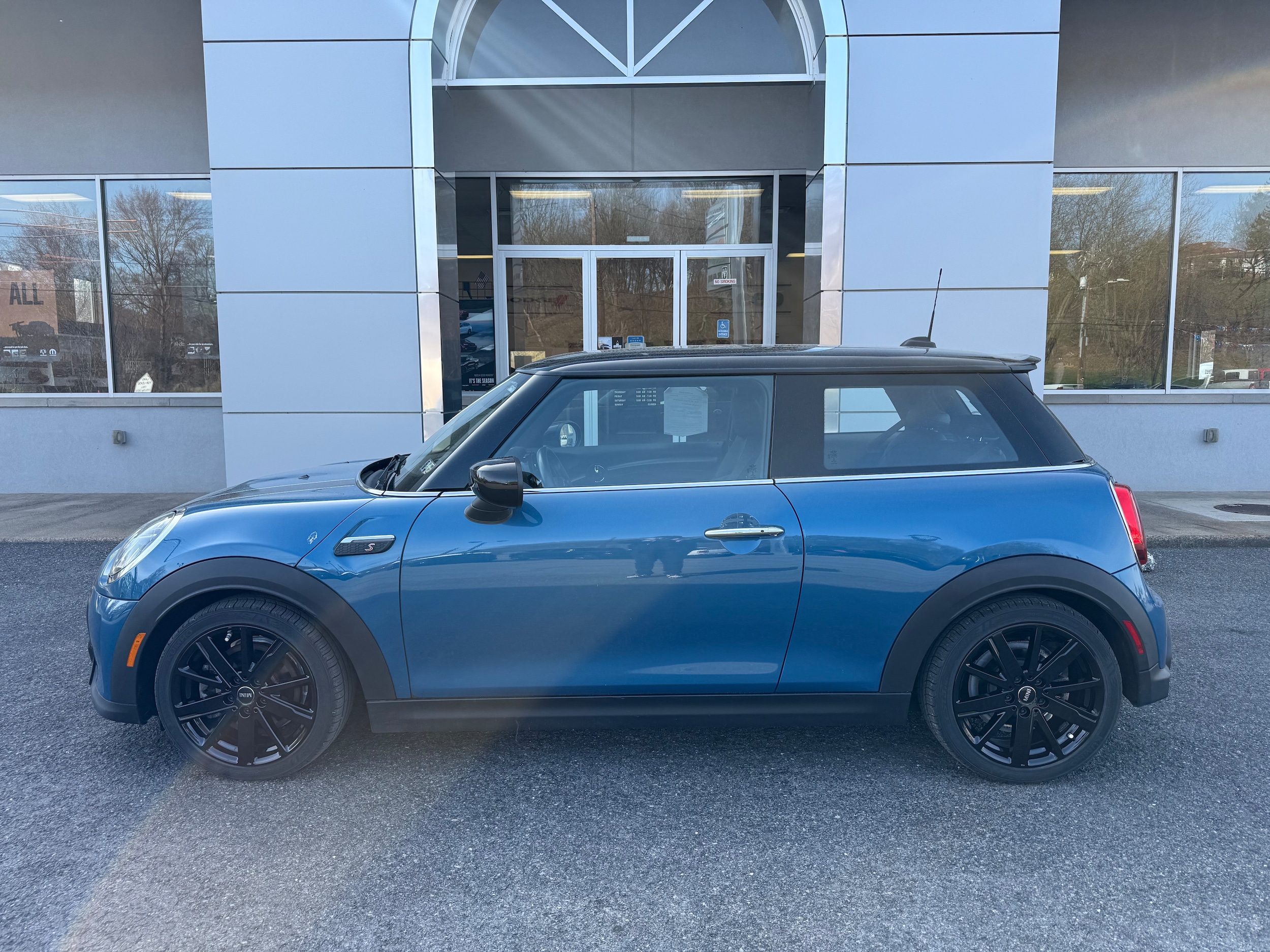Certified 2022 MINI Hardtop 2 Door S with VIN WMW53DH06N2R32138 for sale in Sunbury, PA