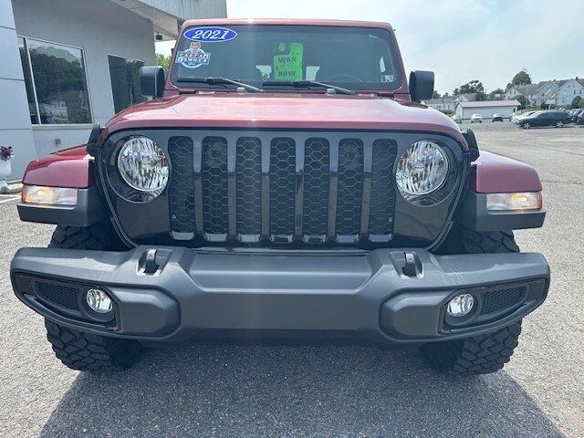 2021 Jeep Gladiator Sport photo 2