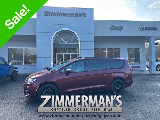 2022 Chrysler Pacifica Touring L's photo