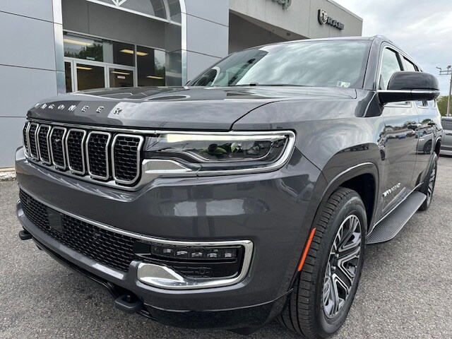 2024 Jeep Wagoneer L photo 2