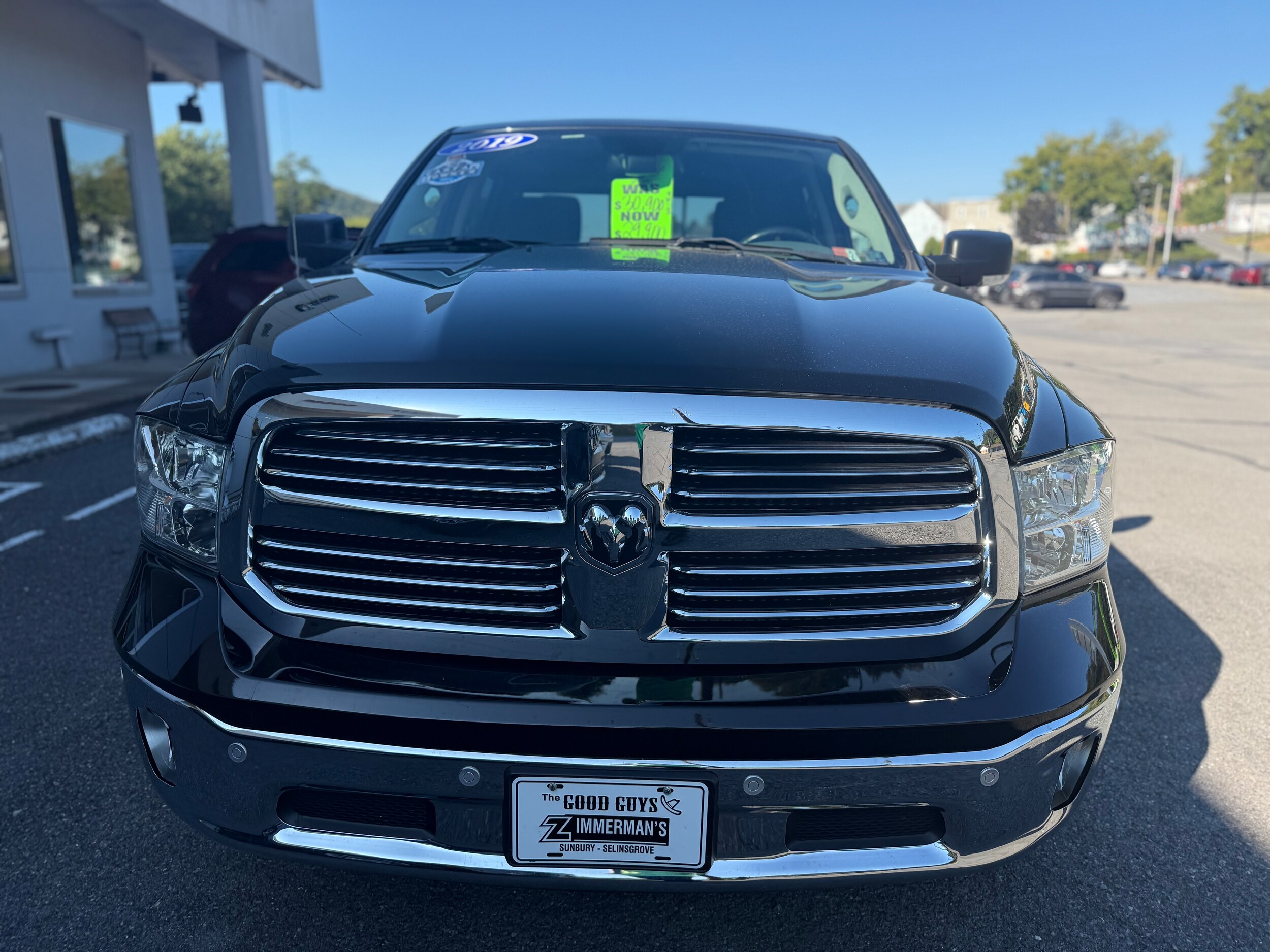 2019 Ram 1500 Classic SLT photo 3