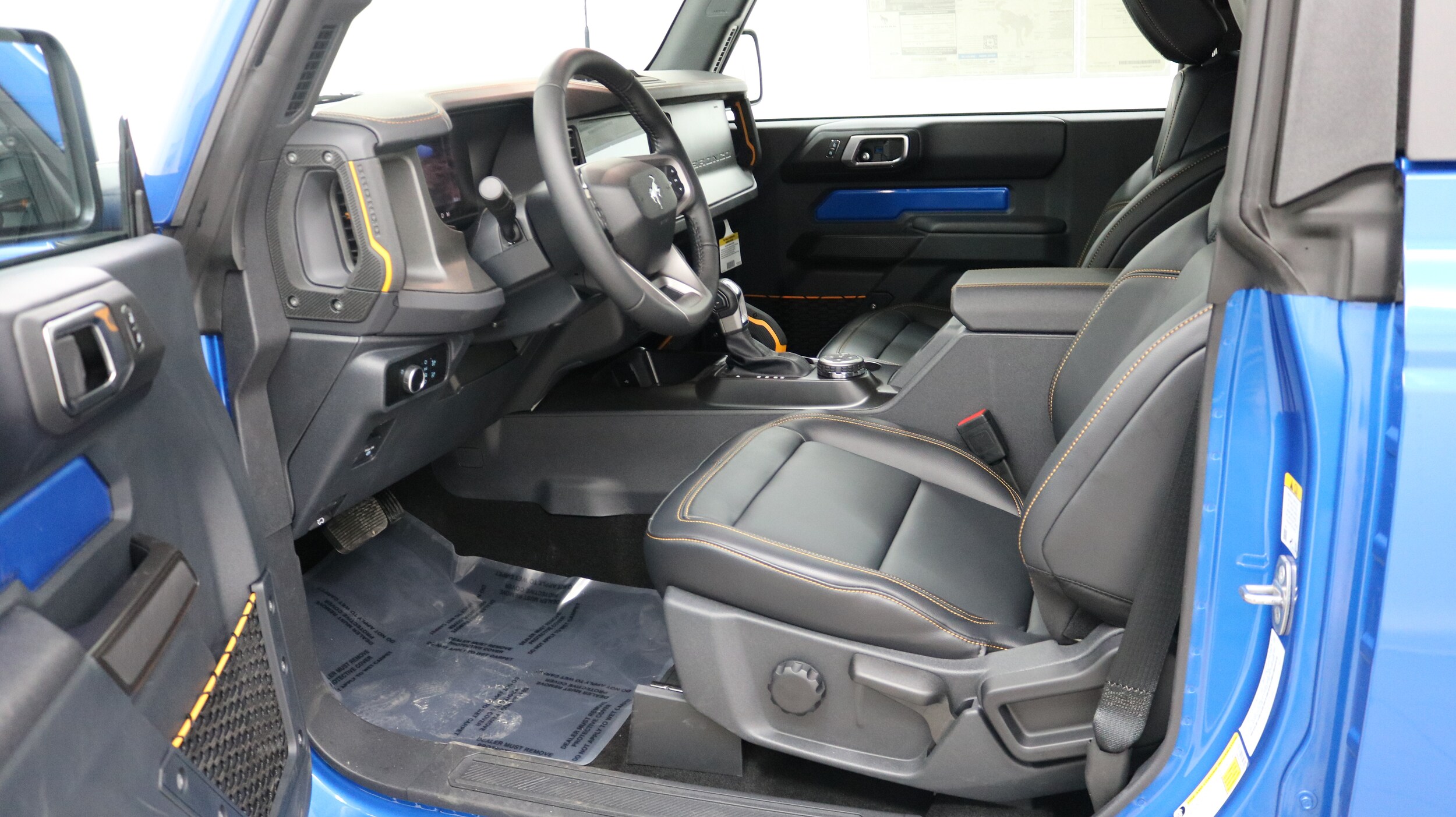 2024 Ford Bronco Badlands photo 2