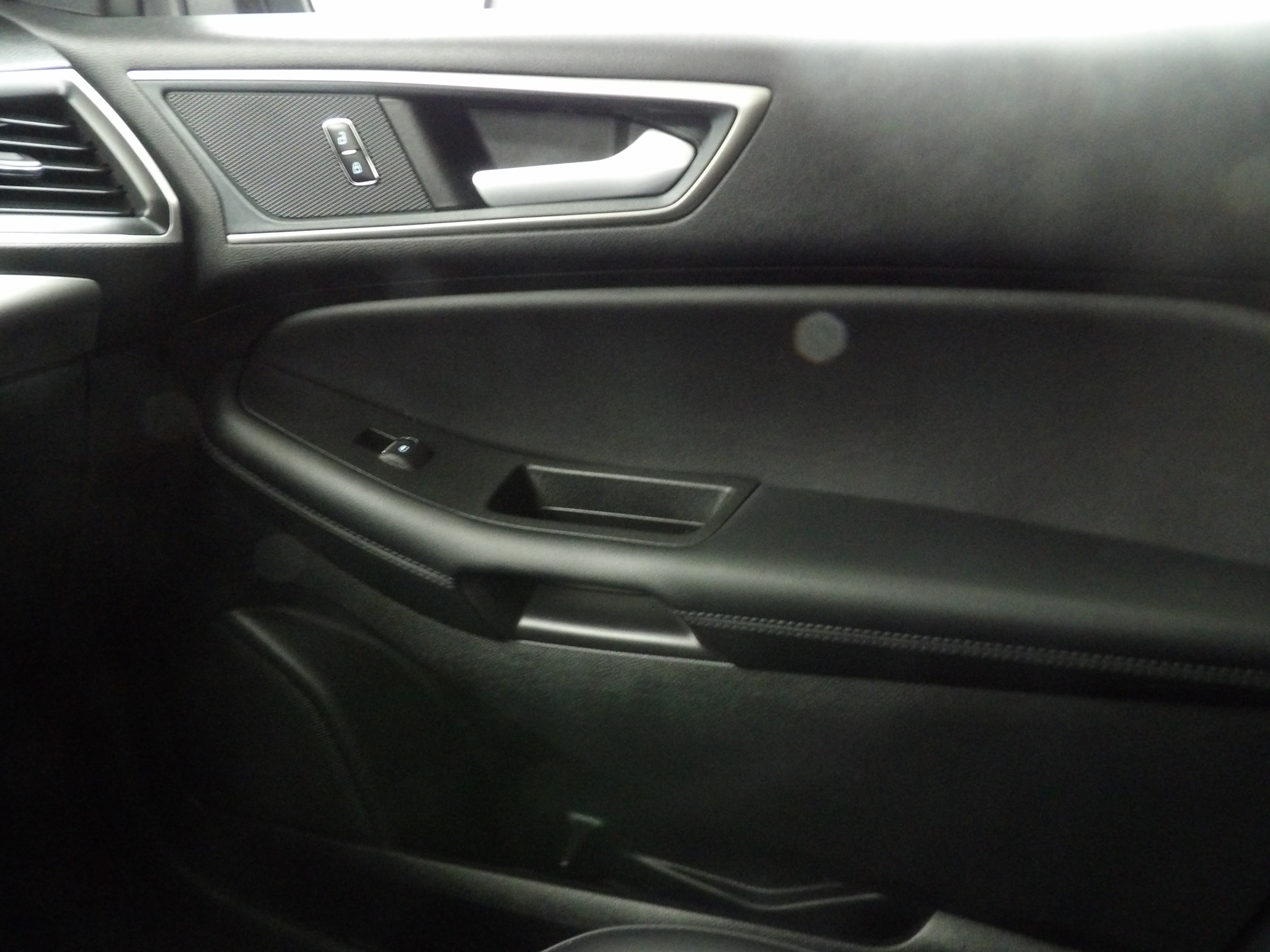 2024 Ford Edge SEL - Photo 25