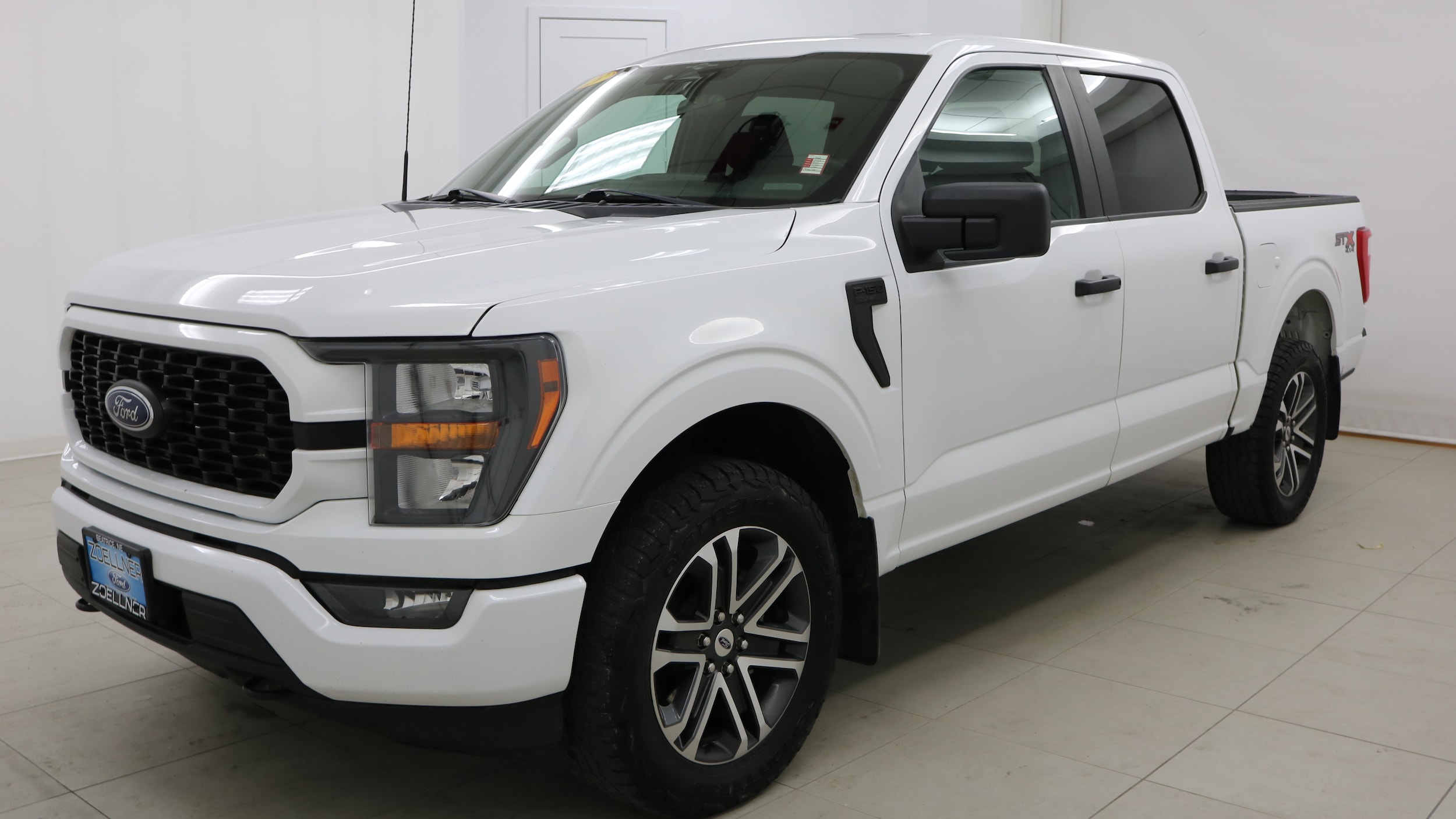 2023 Ford F-150 XL's photo