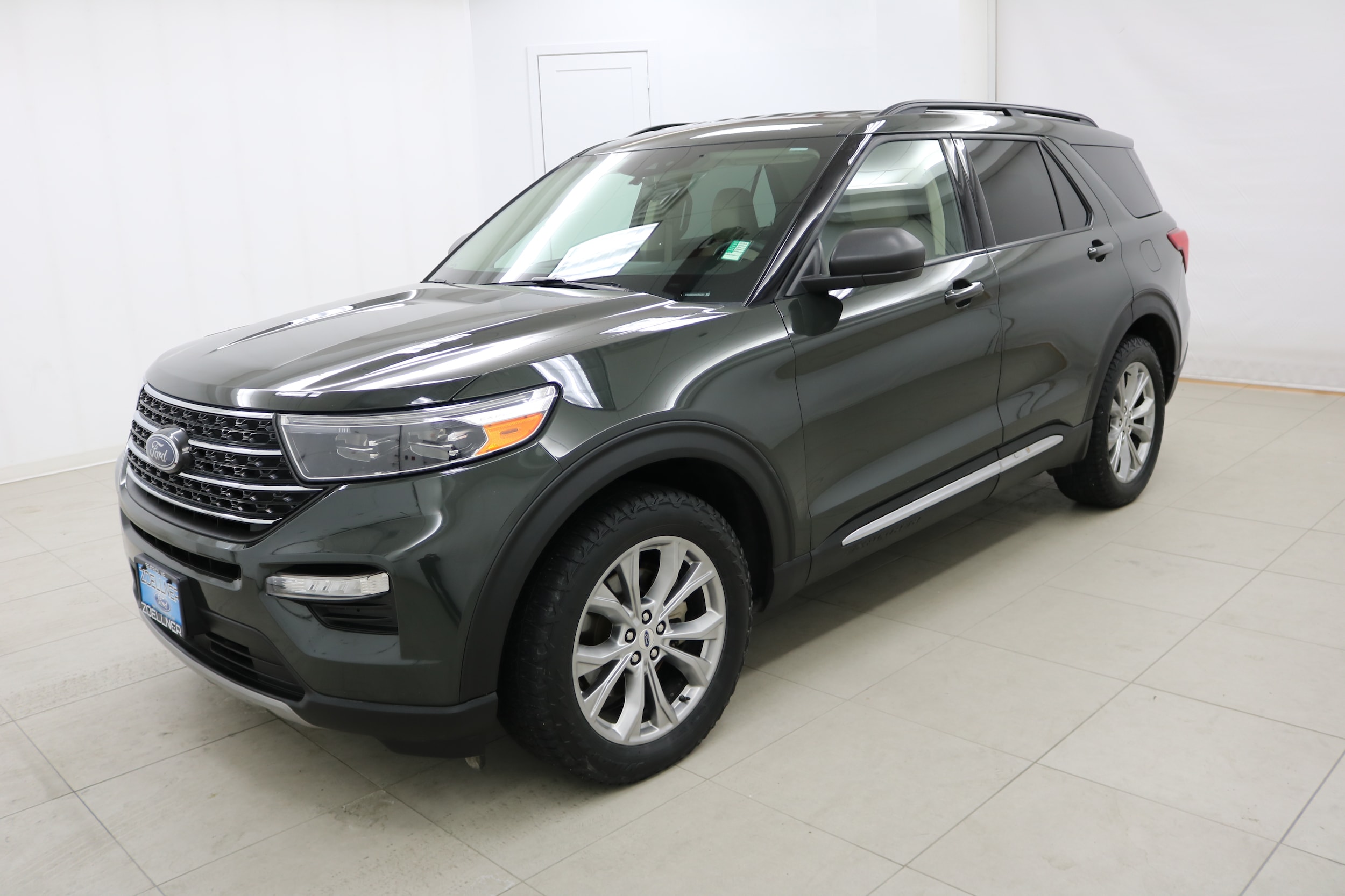 2022 Ford Explorer XLT's photo