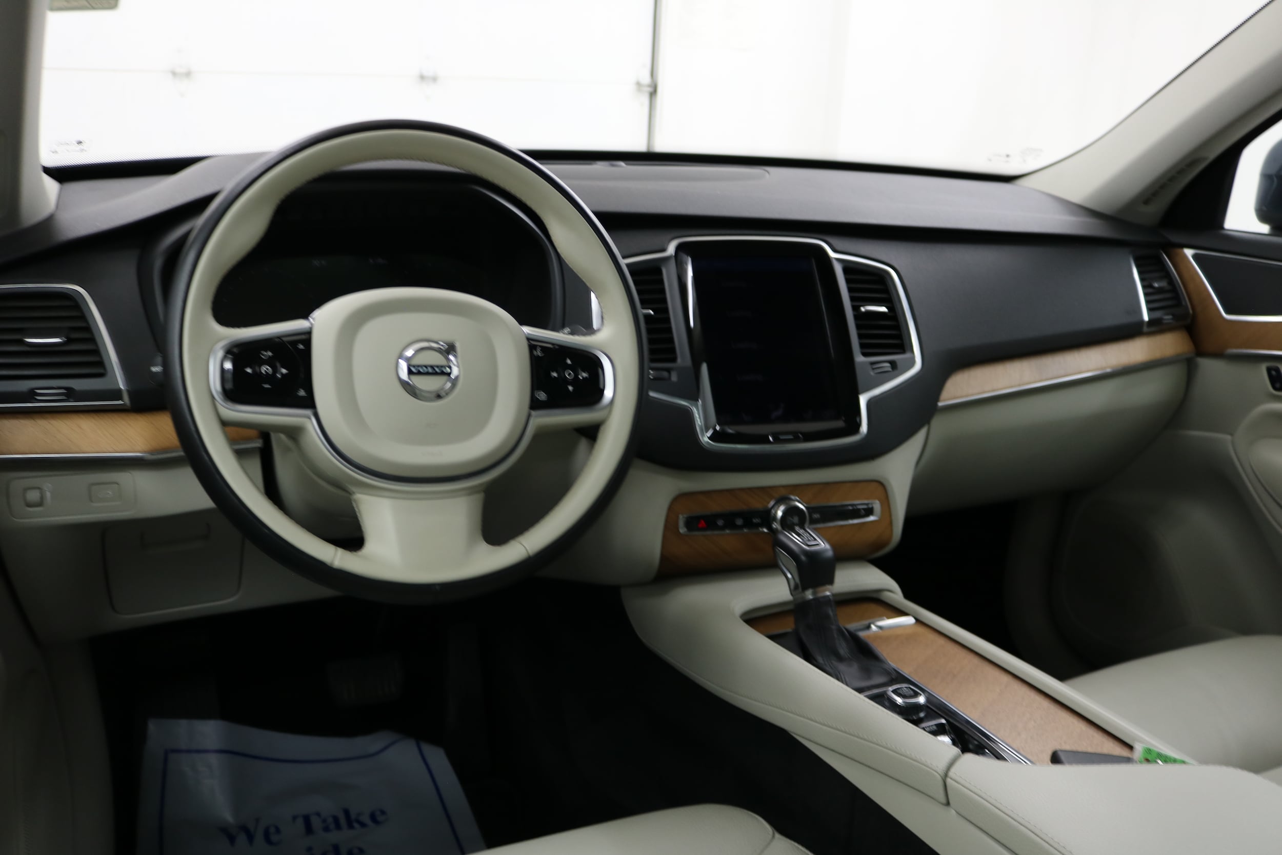Used 2021 Volvo XC90 Momentum with VIN YV4A22PK0M1751744 for sale in Beatrice, NE