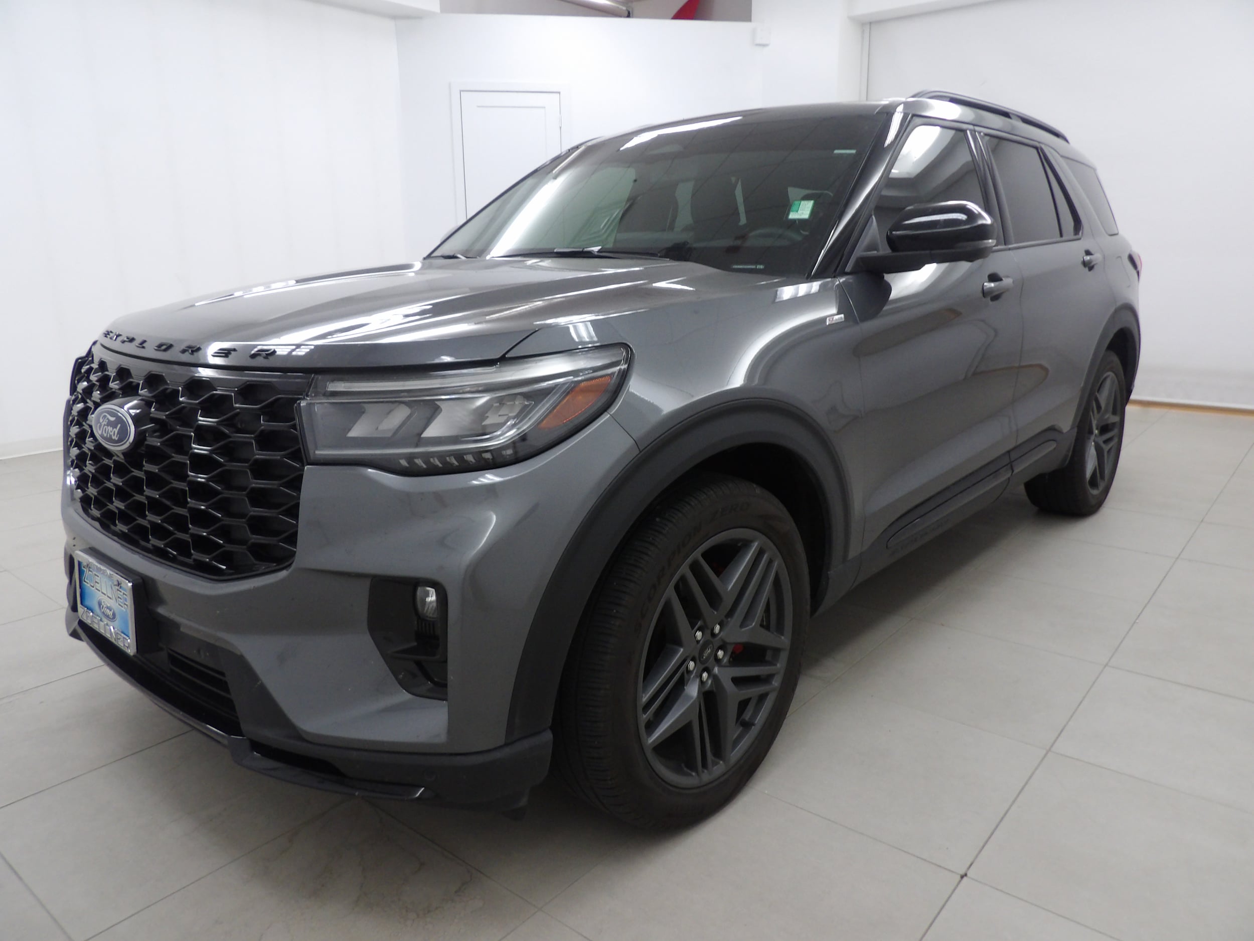 2025 Ford Explorer ST-LINE 4WD (PL535)'s photo
