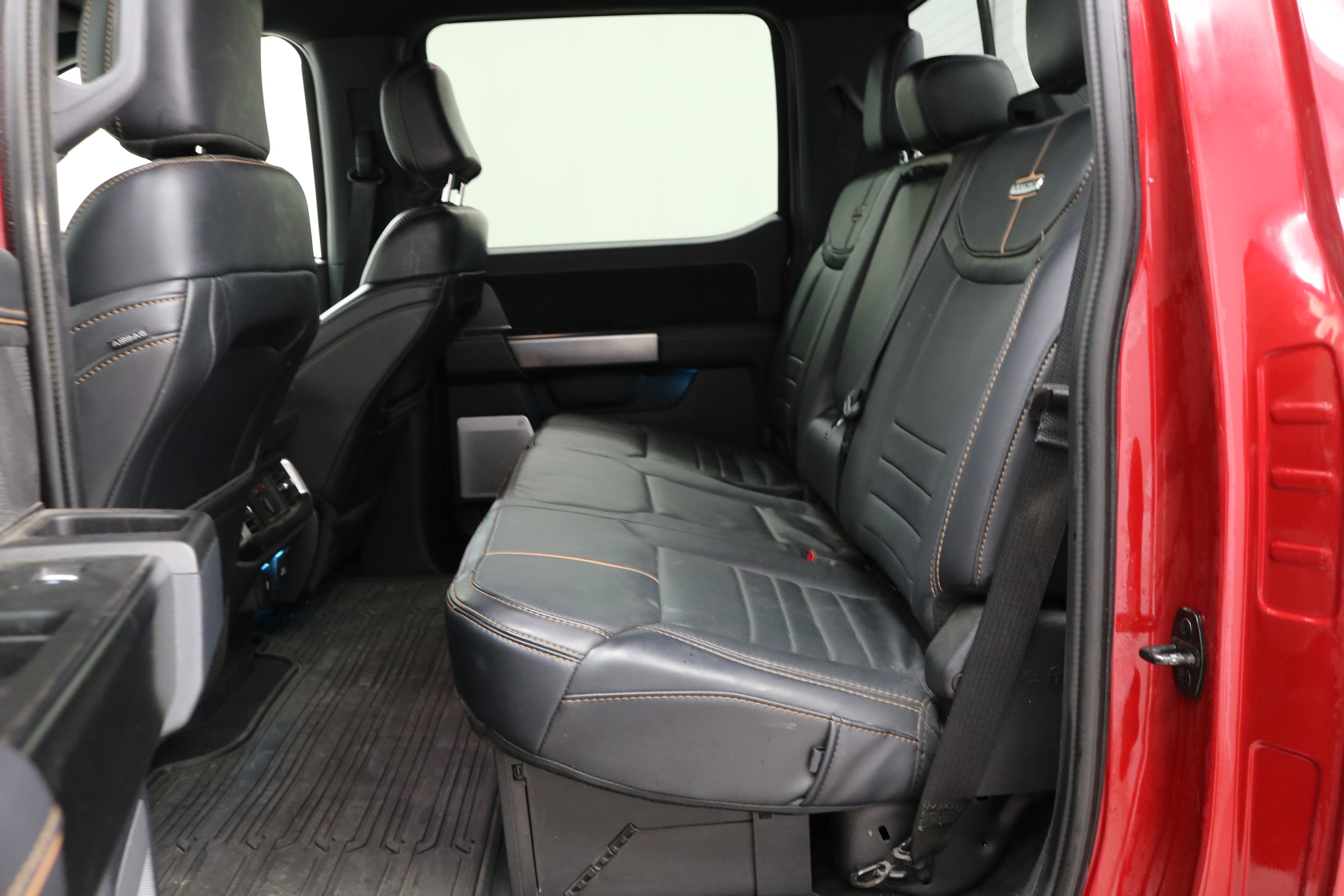 2023 Ford F-150 Platinum photo 3