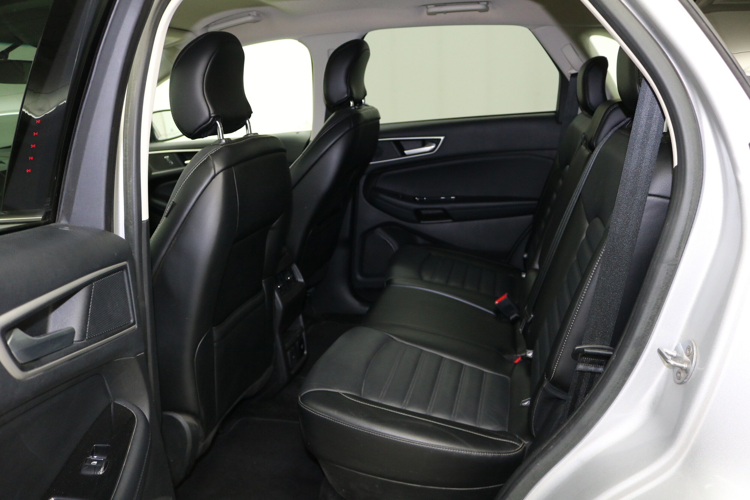 2018 Ford Edge SEL photo 3