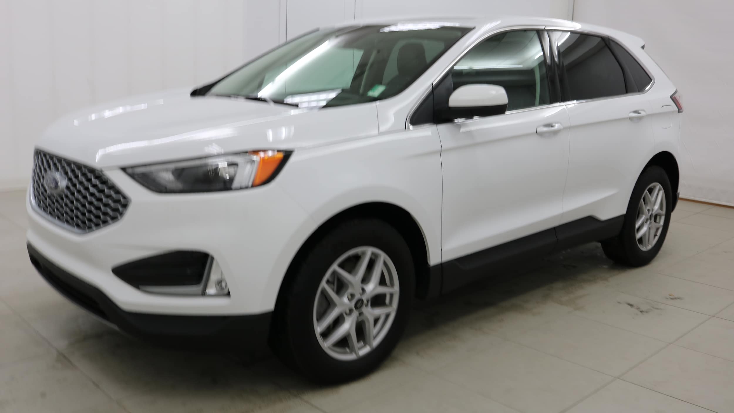 2024 Ford Edge SEL's photo