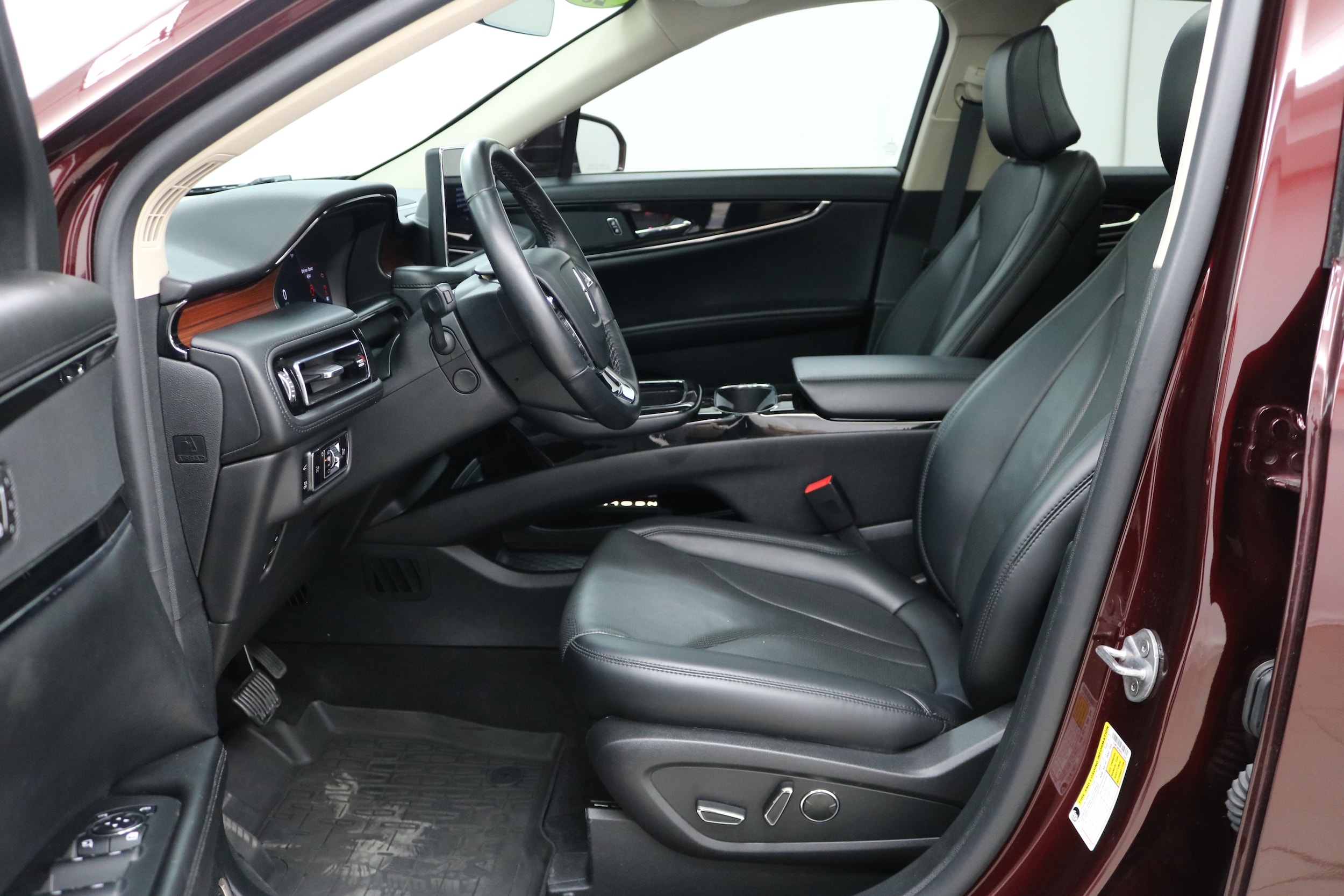 Used 2023 Lincoln Nautilus Reserve with VIN 2LMPJ8K96PBL17845 for sale in Beatrice, NE