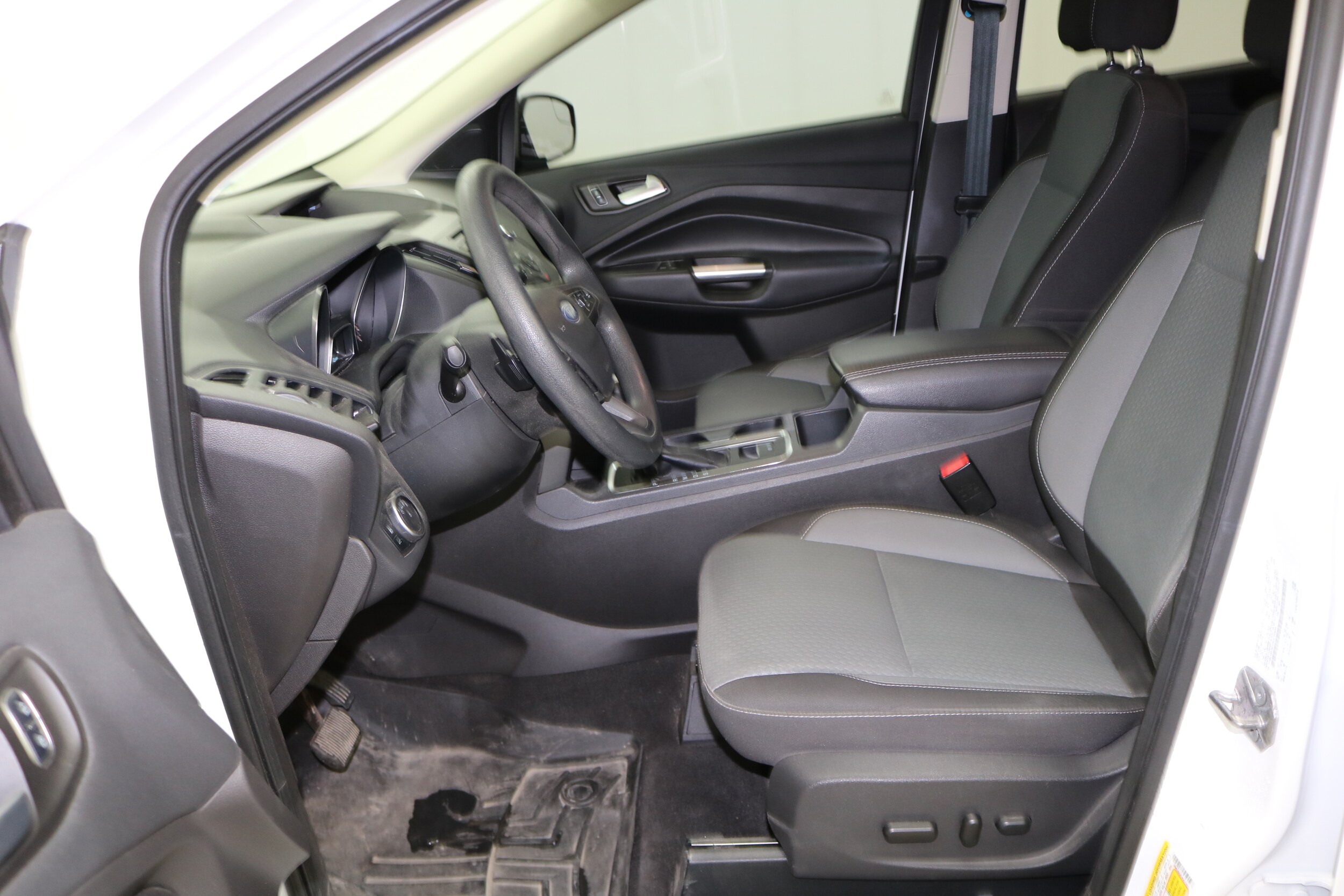 2017 Ford Escape SE photo 2