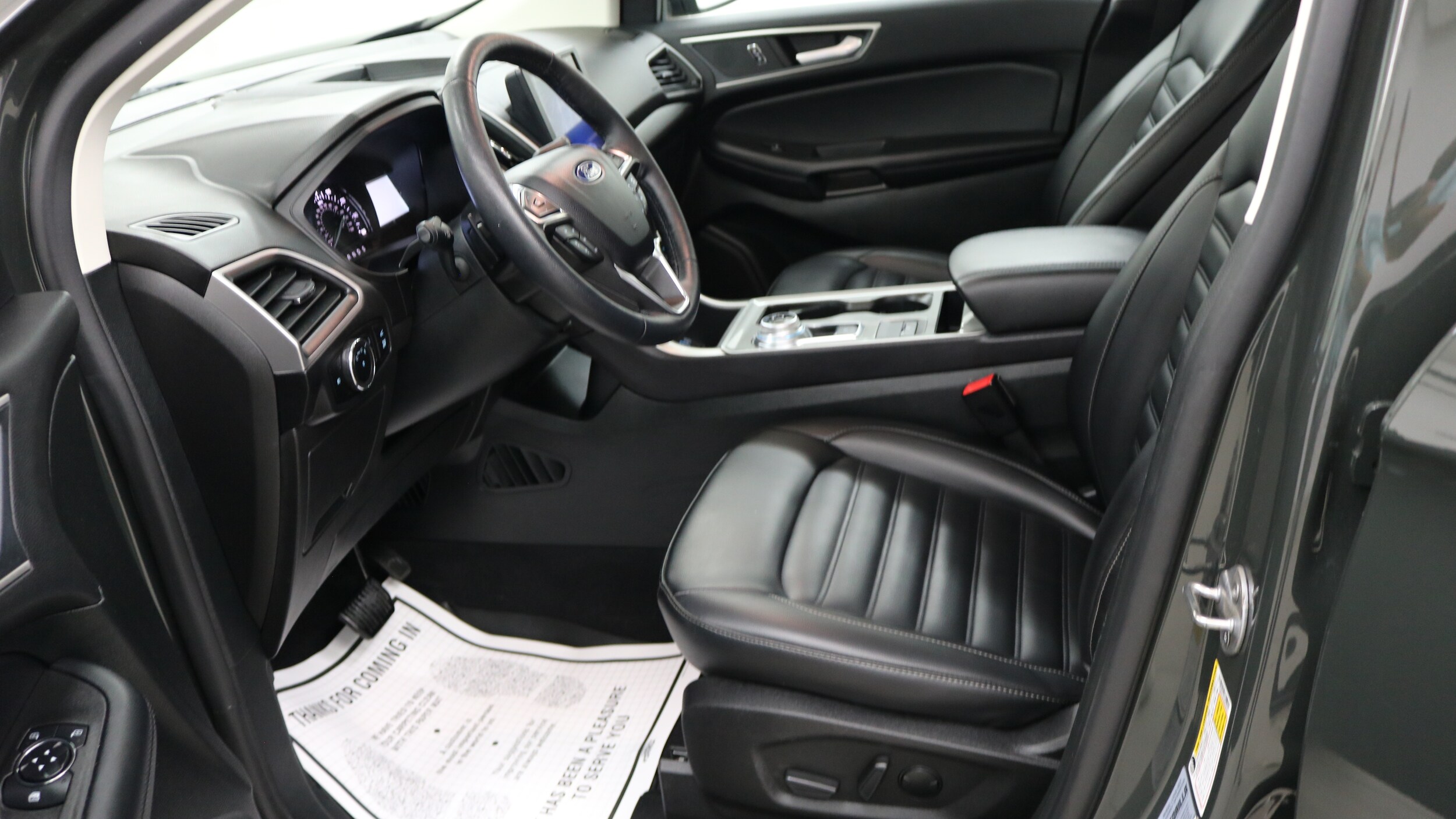 2024 Ford Edge SEL photo 3