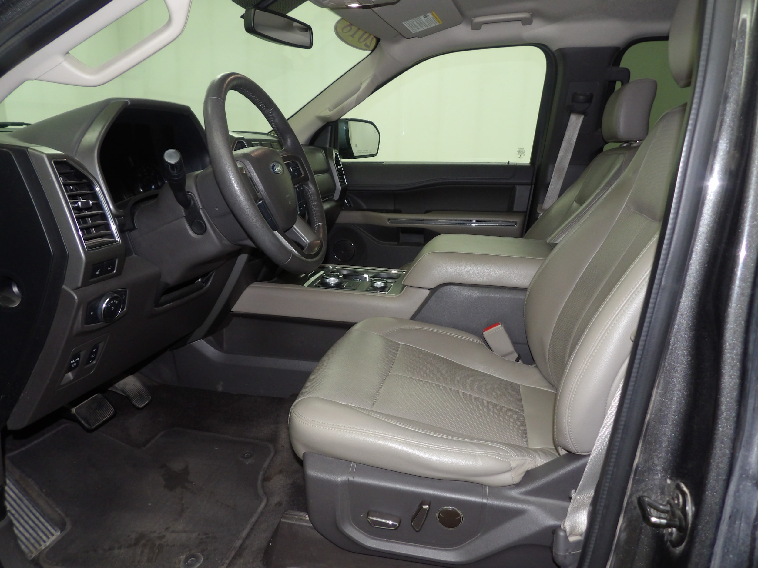 Used 2018 Ford Expedition XLT with VIN 1FMJU1JT2JEA15722 for sale in Beatrice, NE