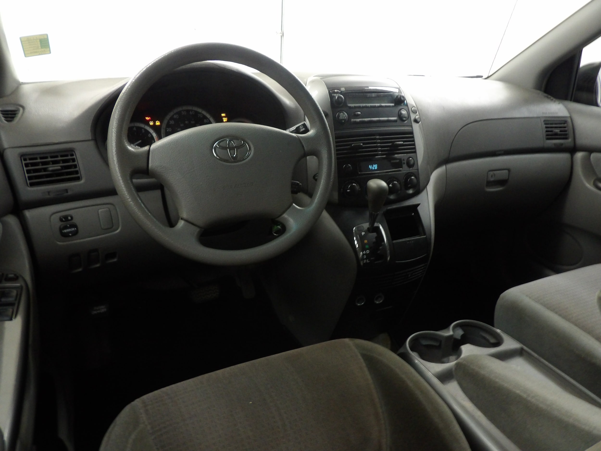 Used 2008 Toyota Sienna CE with VIN 5TDZK23C58S178840 for sale in Beatrice, NE