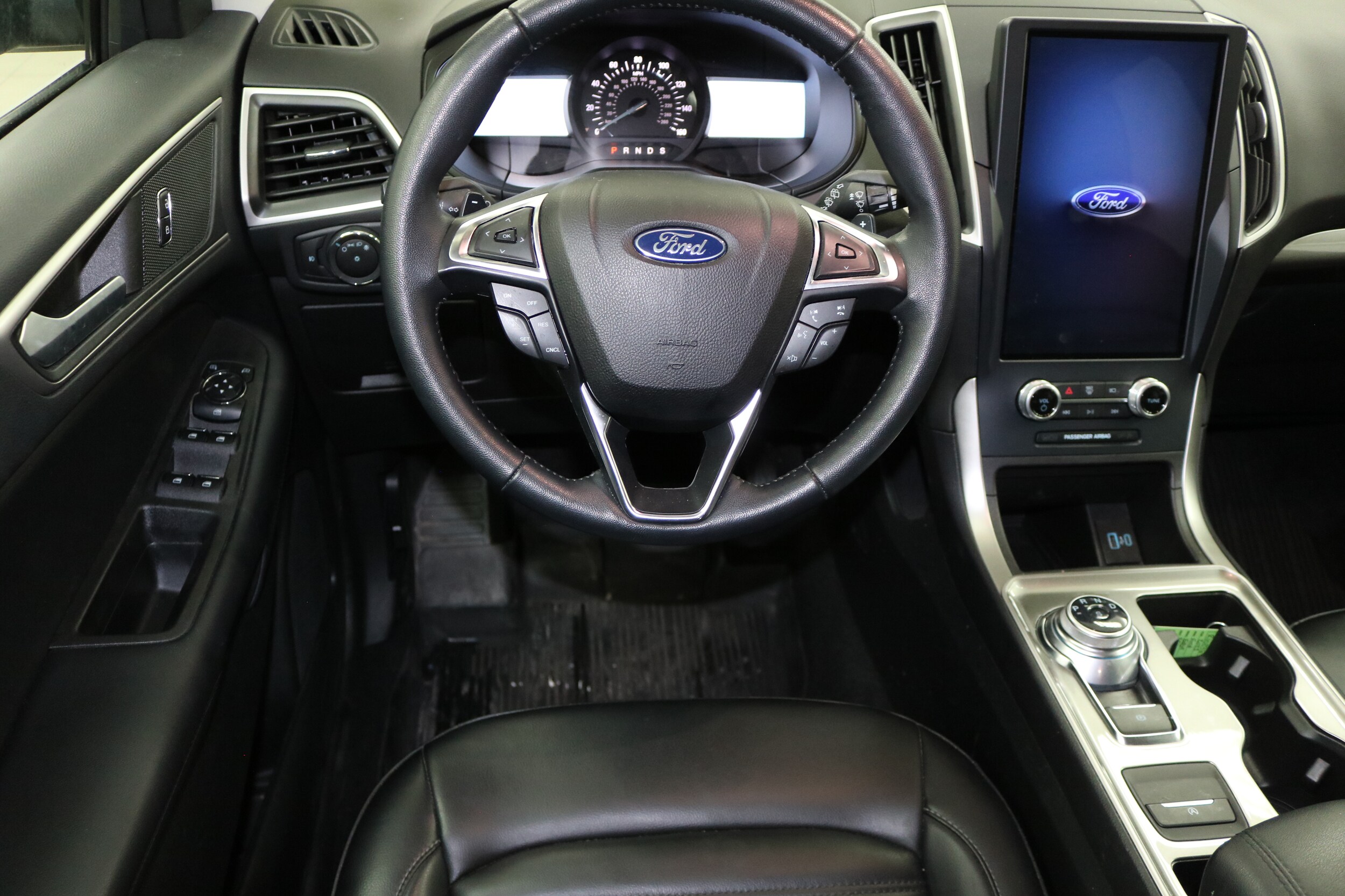 2023 Ford Edge SEL photo 4