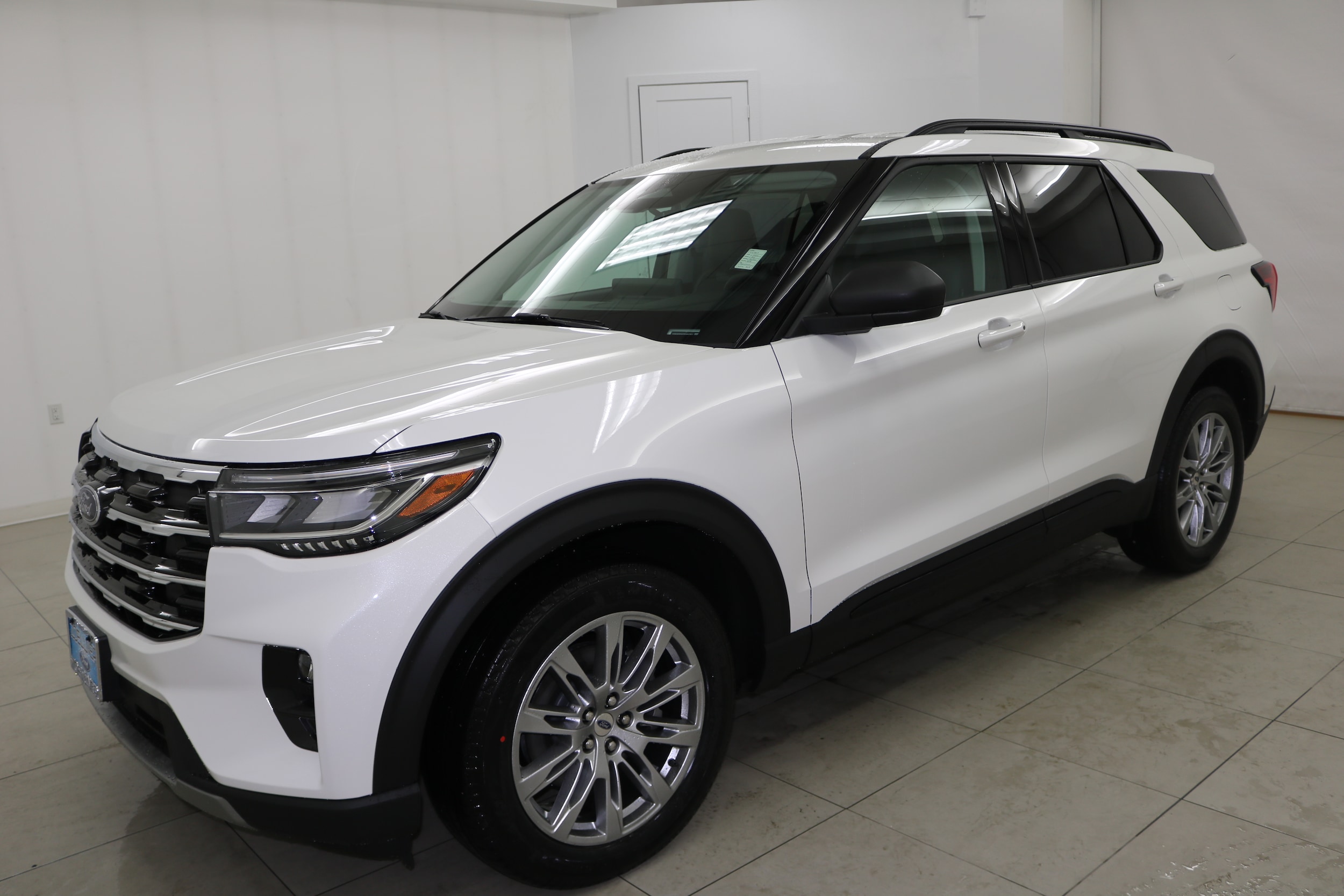 2026 Ford Explorer Active's photo