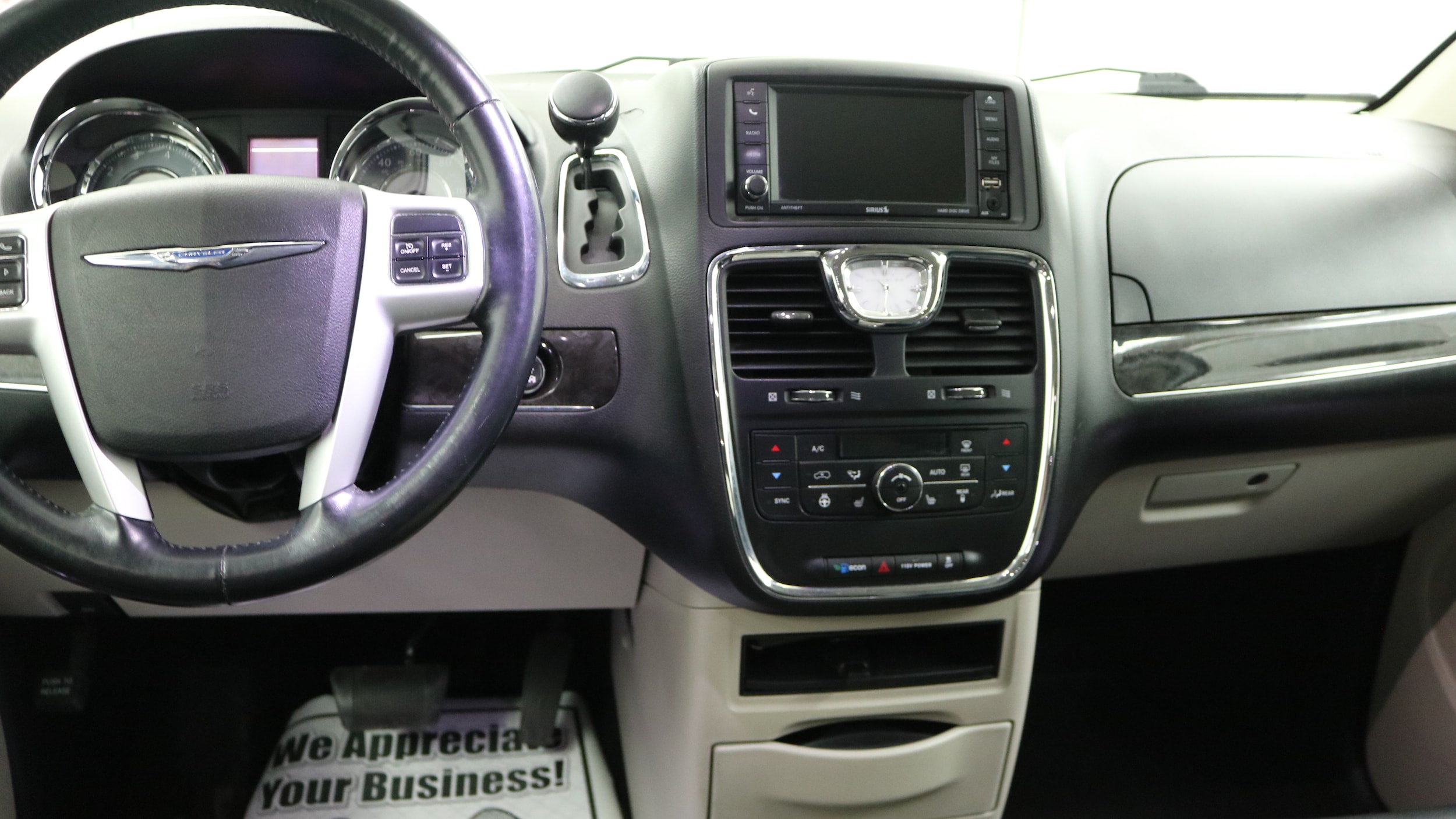Used 2014 Chrysler Town & Country Touring-L with VIN 2C4RC1CG3ER368019 for sale in Beatrice, NE
