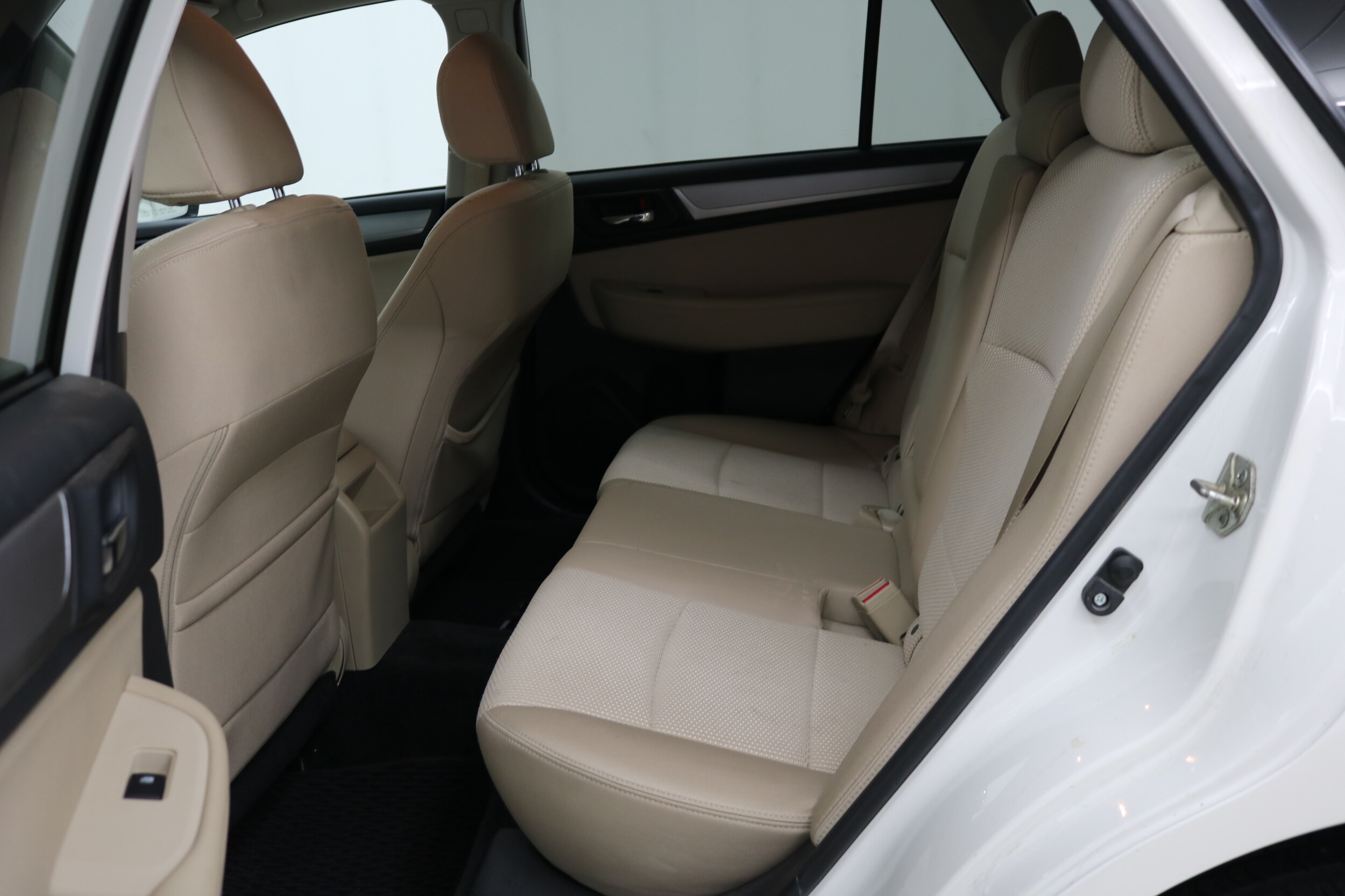 2015 Subaru Outback 2.5i Premium photo 3