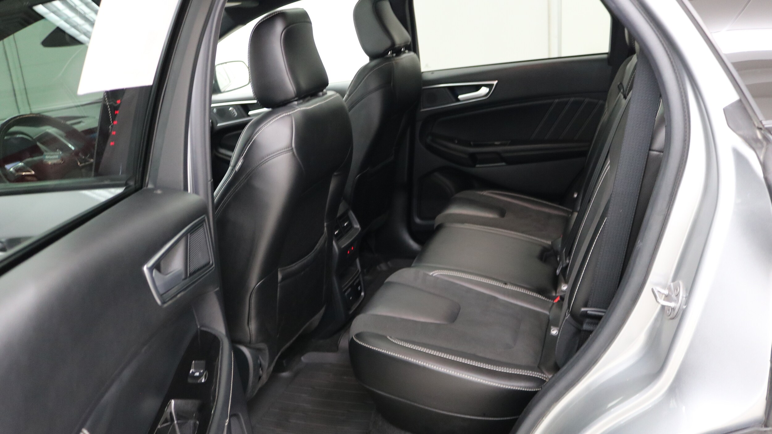 2020 Ford Edge ST photo 4