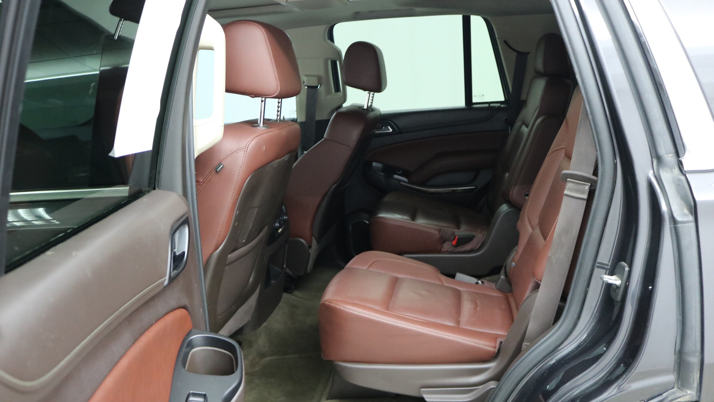 2016 Chevrolet Tahoe LTZ photo 3