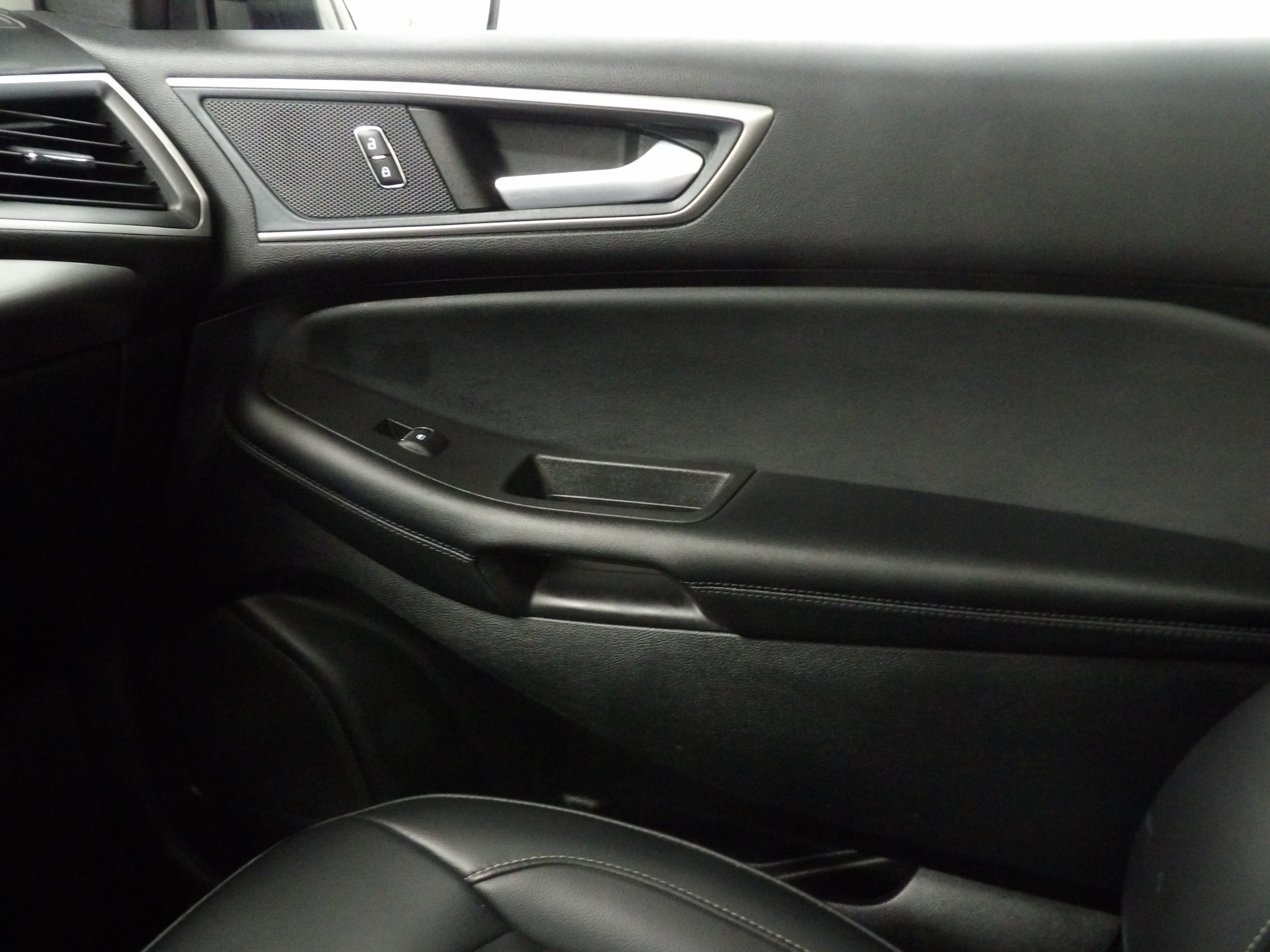 2024 Ford Edge SEL - Photo 28