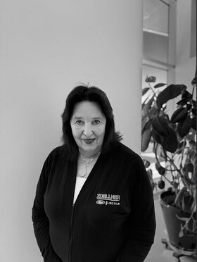 Staff member Linda Sattler from ba062ea6d070